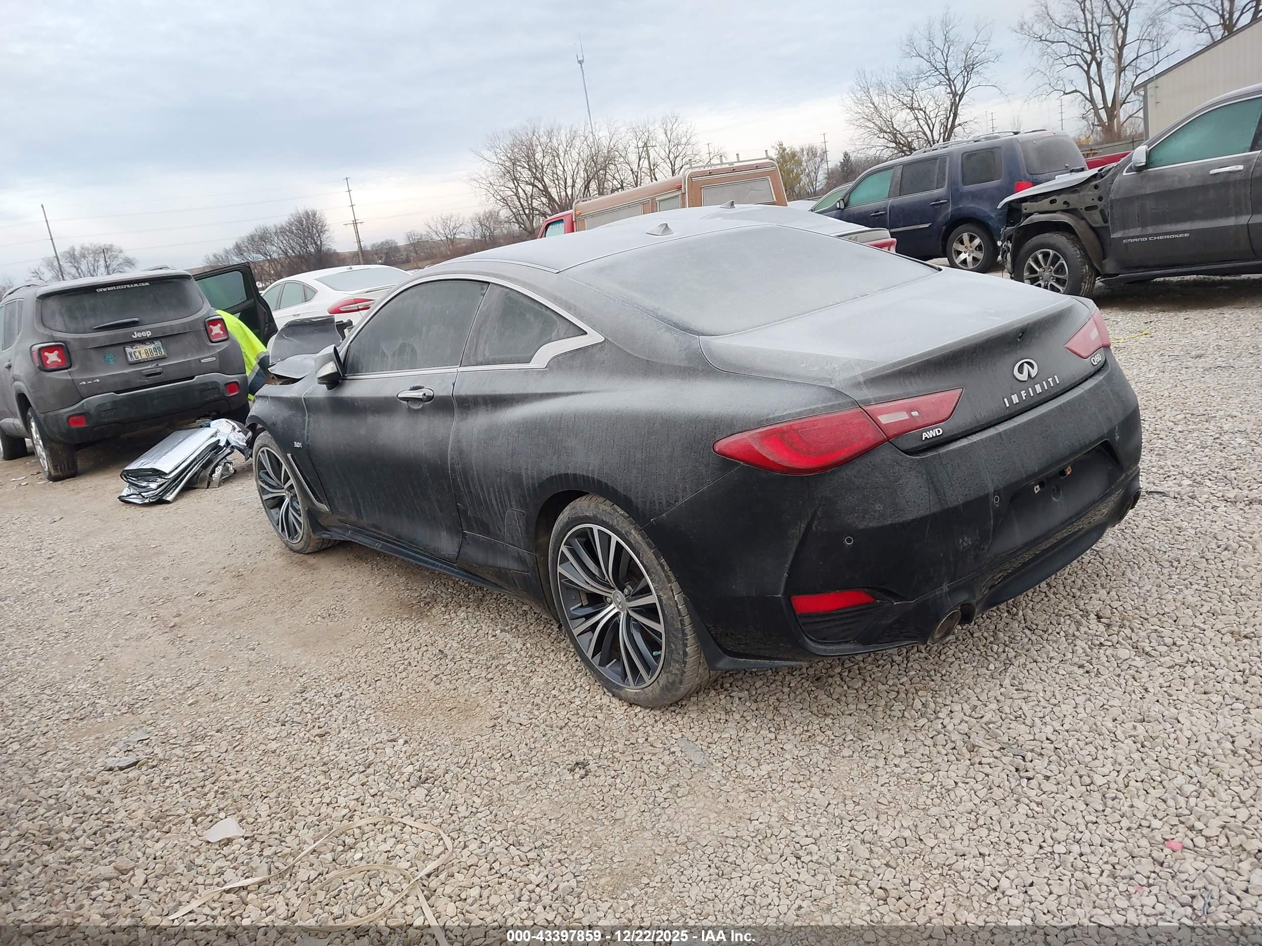 INFINITI Q60 image 3