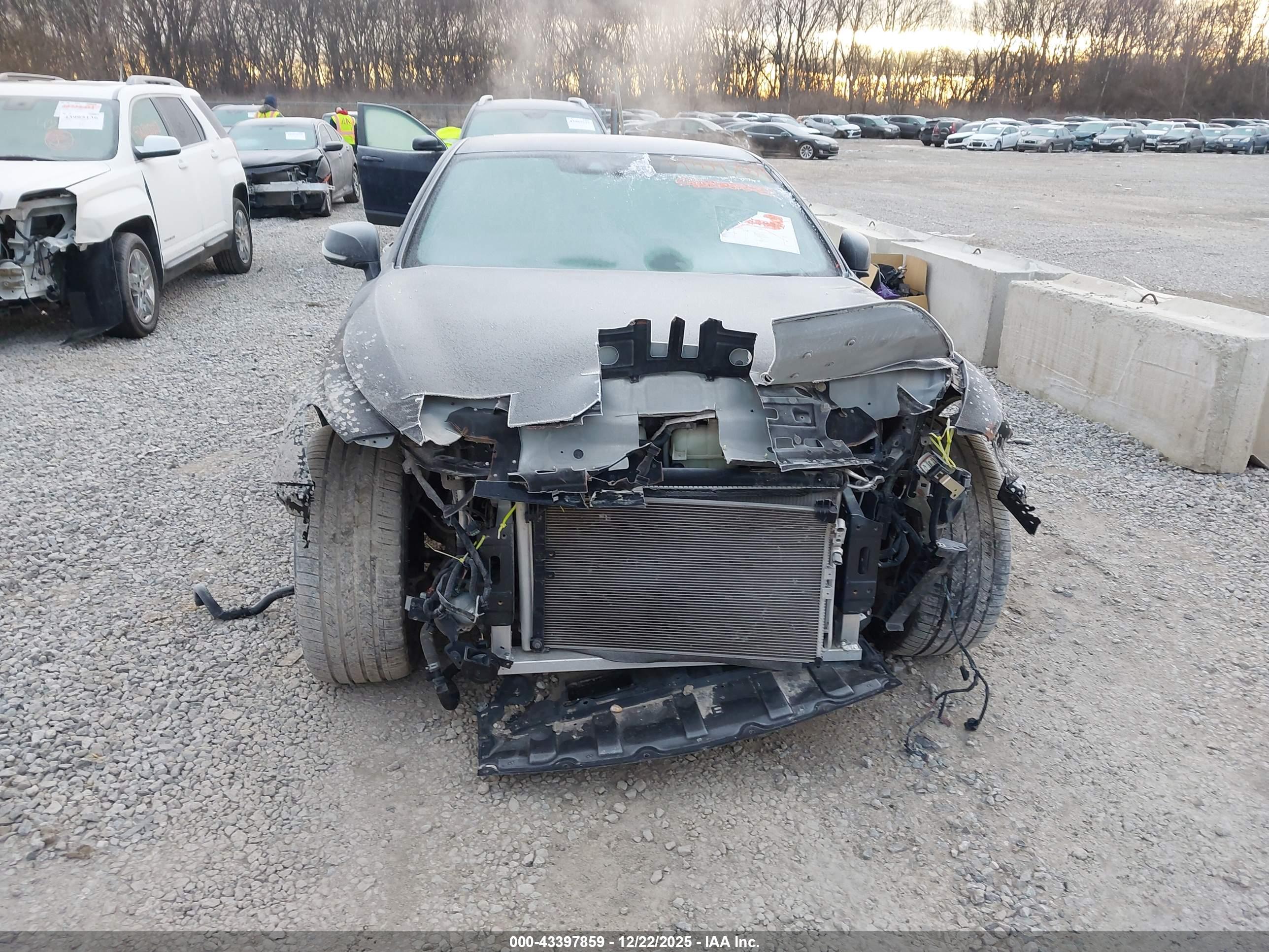 INFINITI Q60 image 6