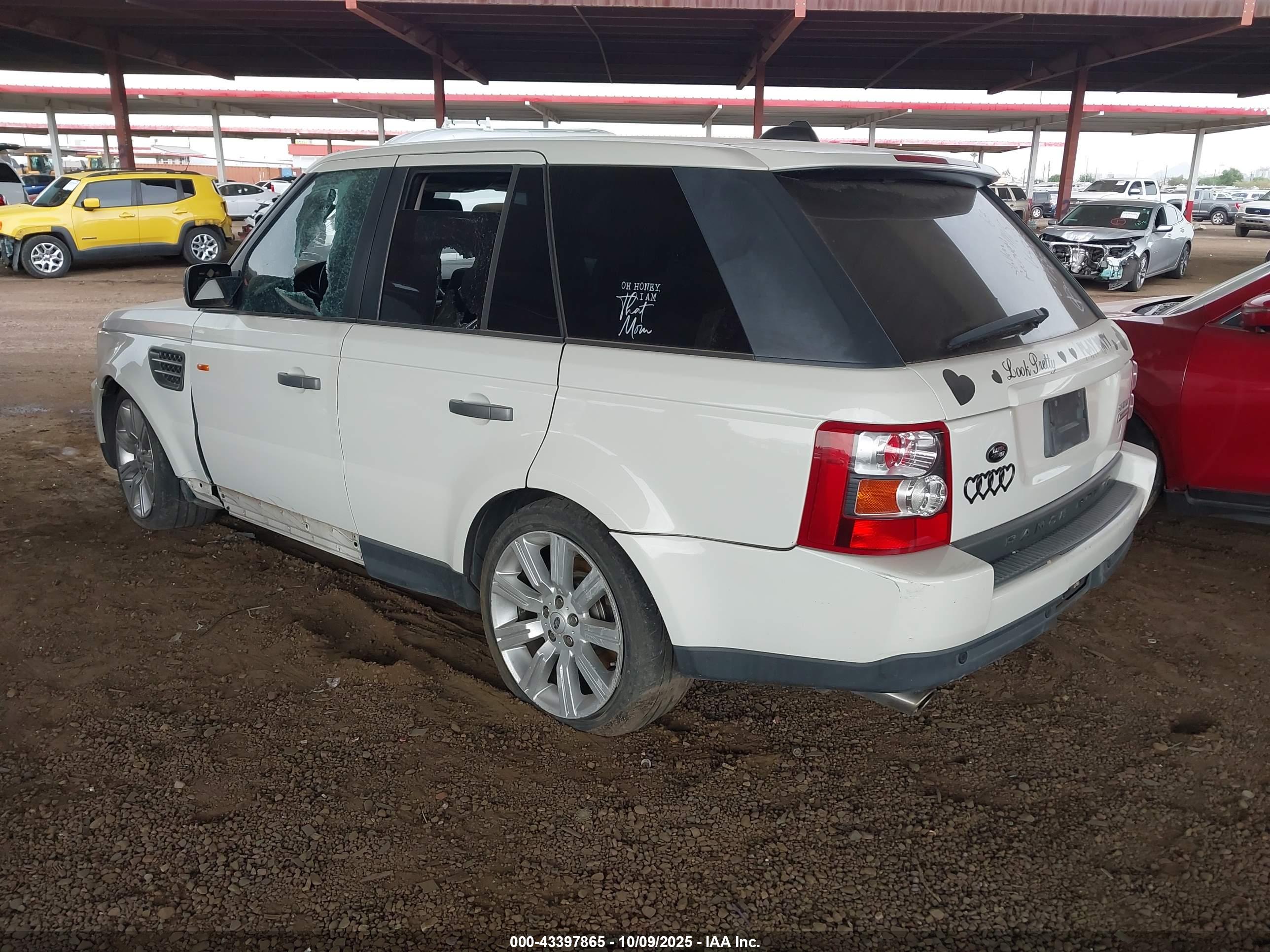 LAND ROVER image 3