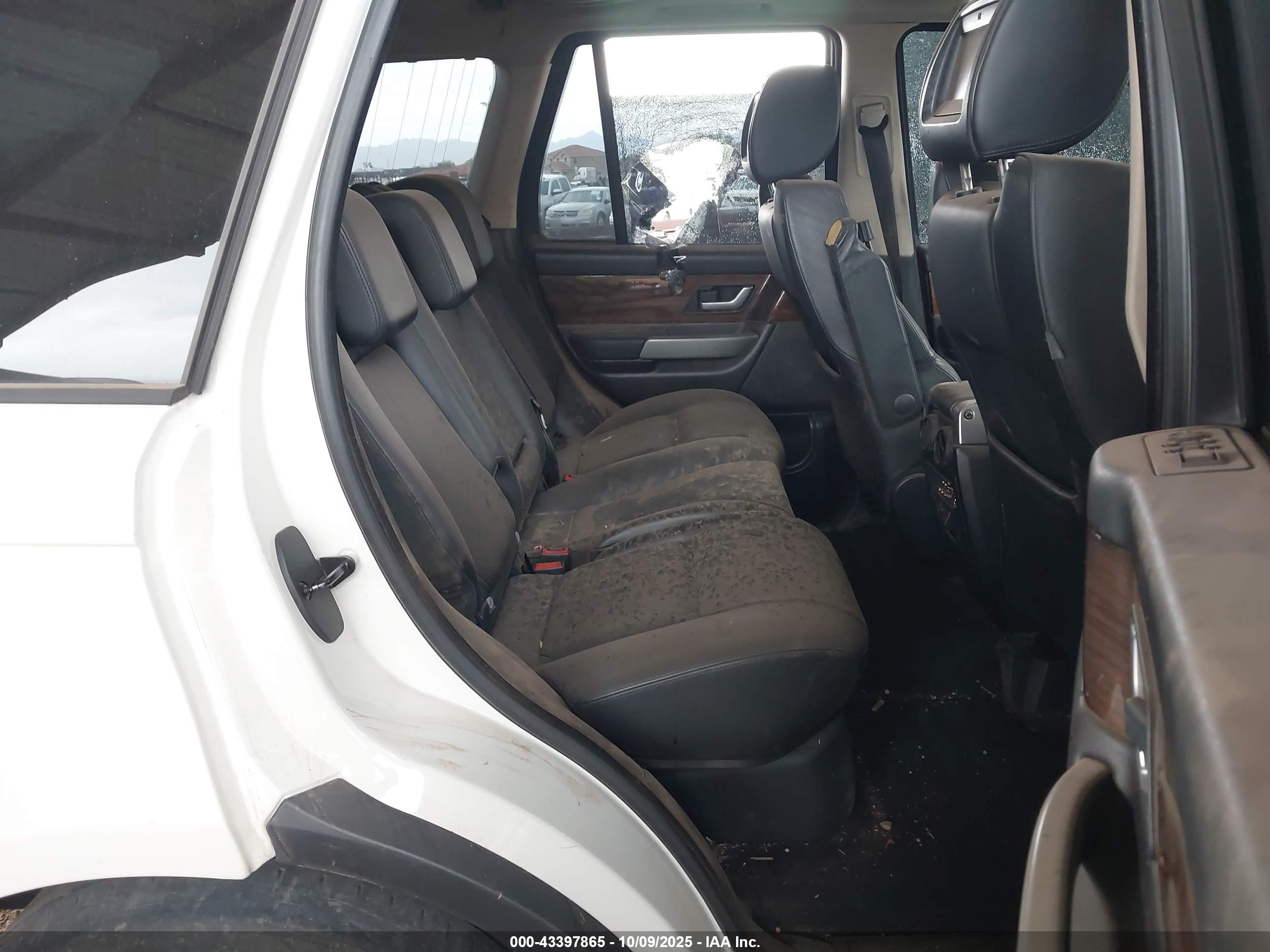 LAND ROVER image 8