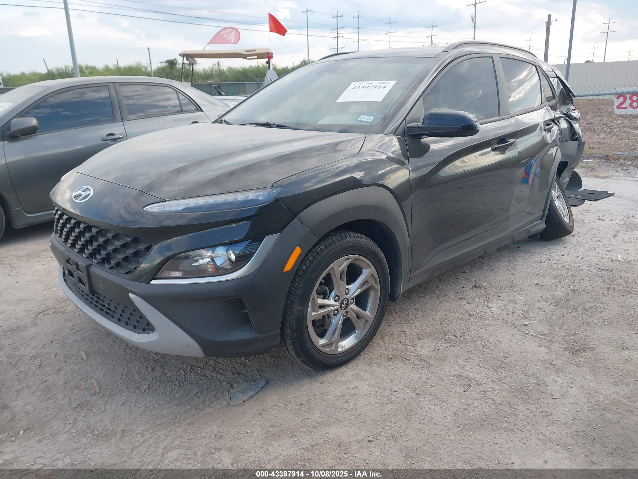 HYUNDAI KONA image 2