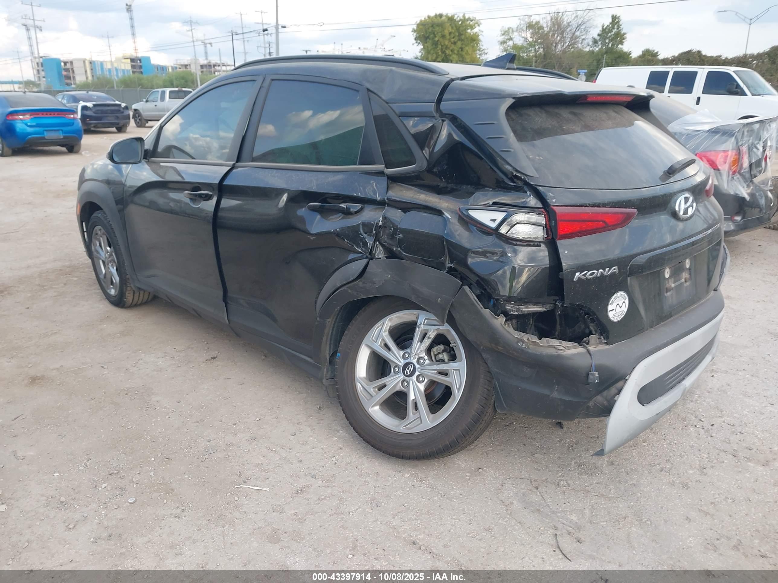 HYUNDAI KONA image 3