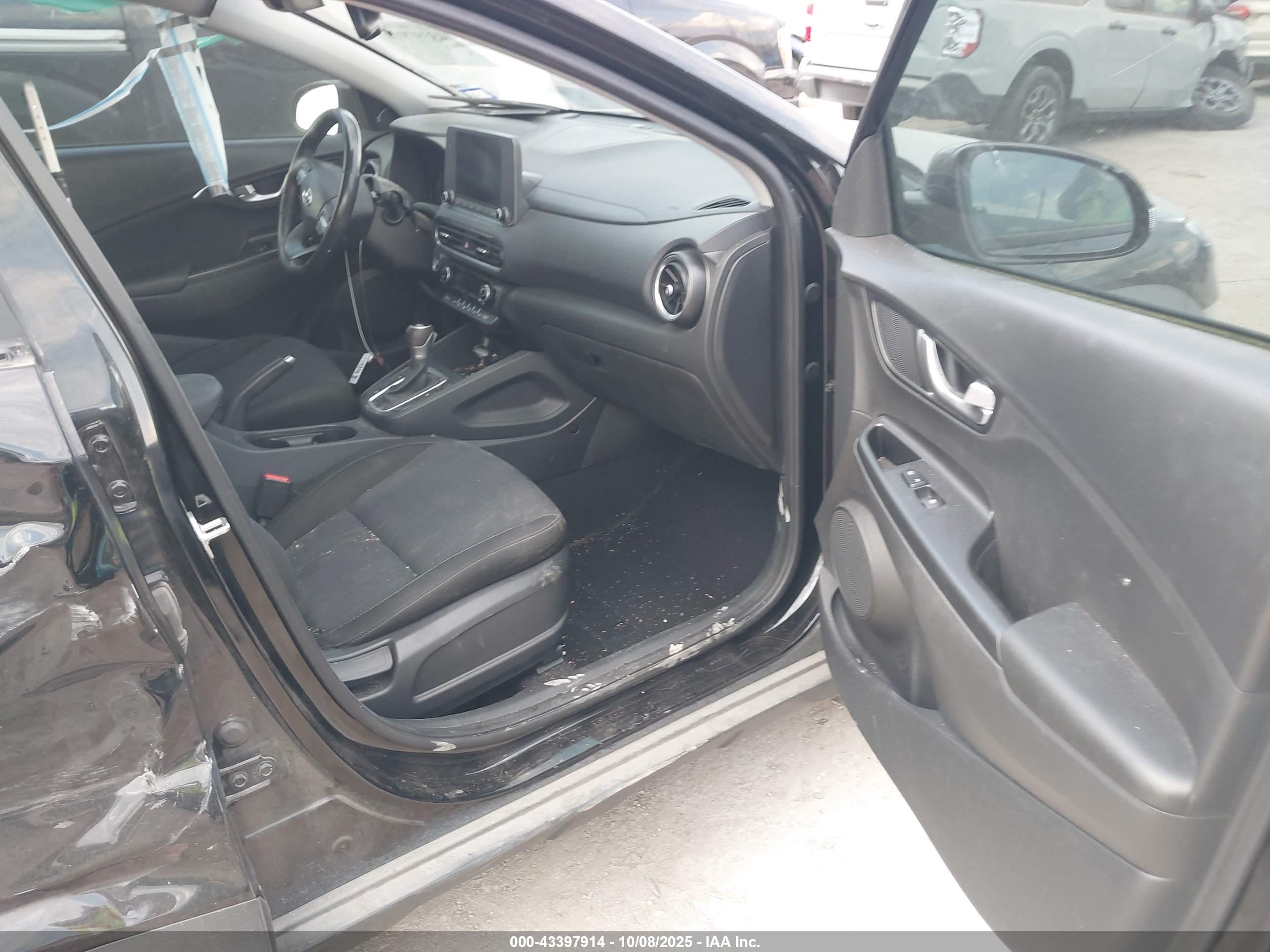 HYUNDAI KONA image 5