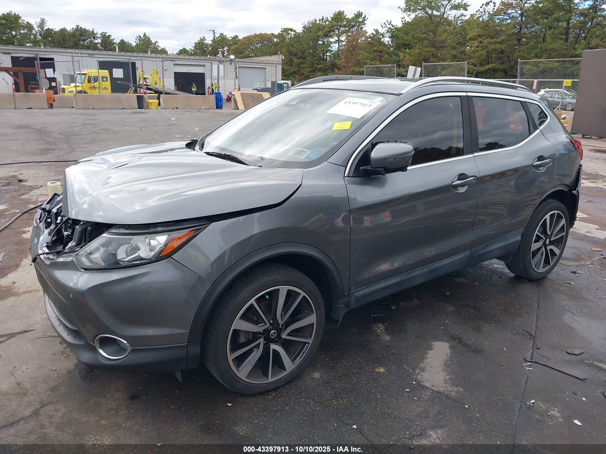 NISSAN ROGUE image 2