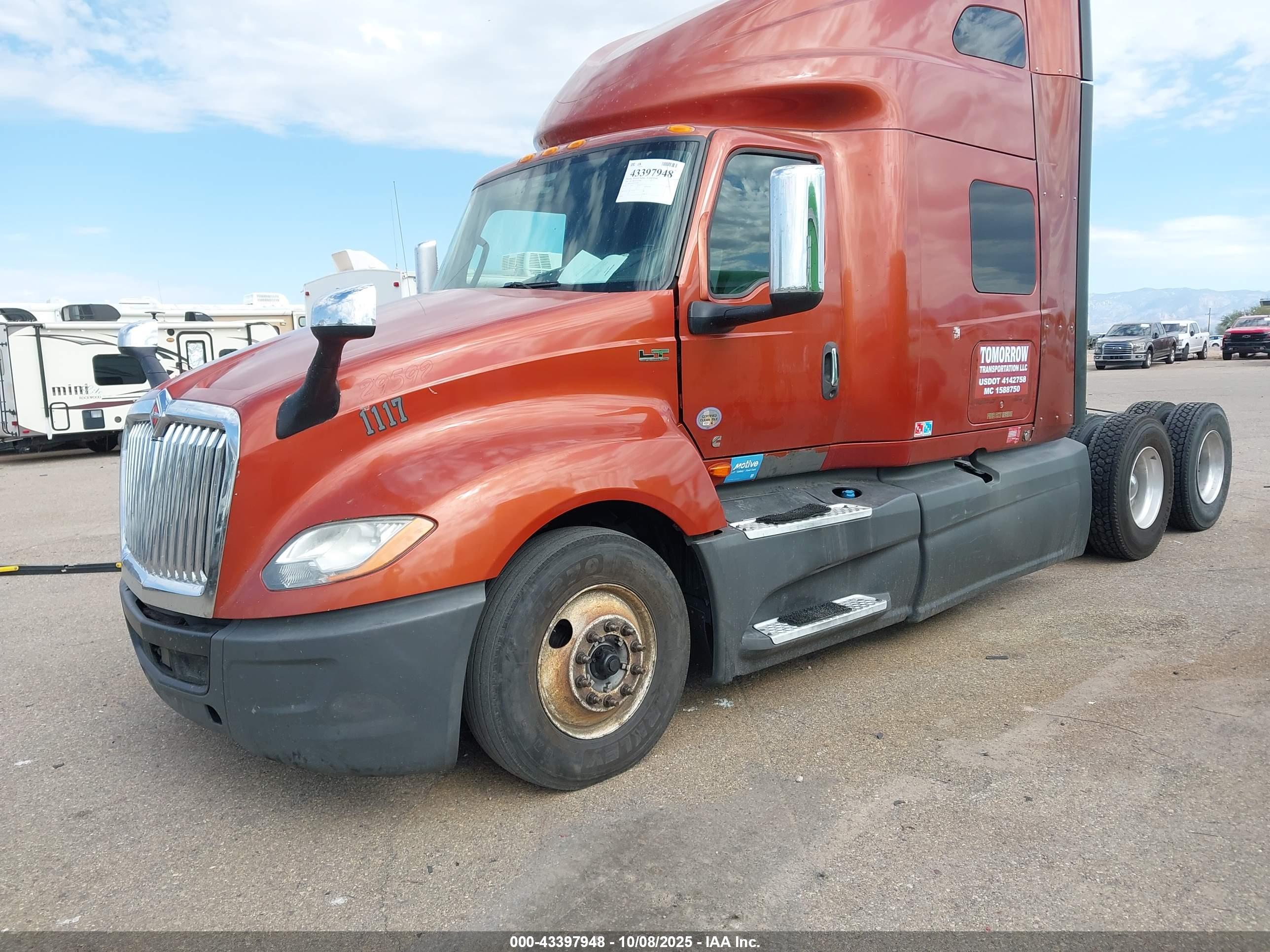 INTERNATIONAL LT image 2
