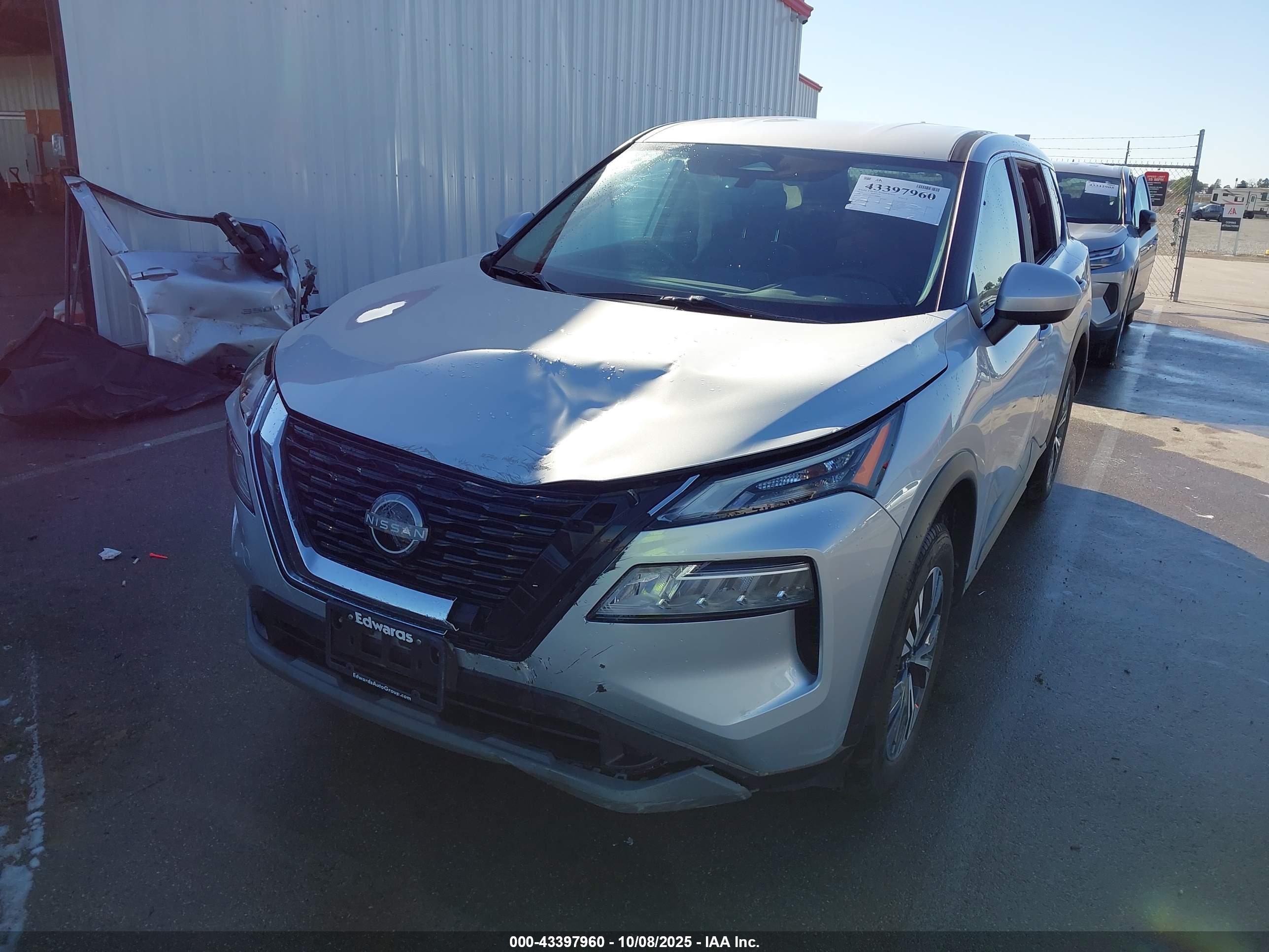 NISSAN ROGUE image 6
