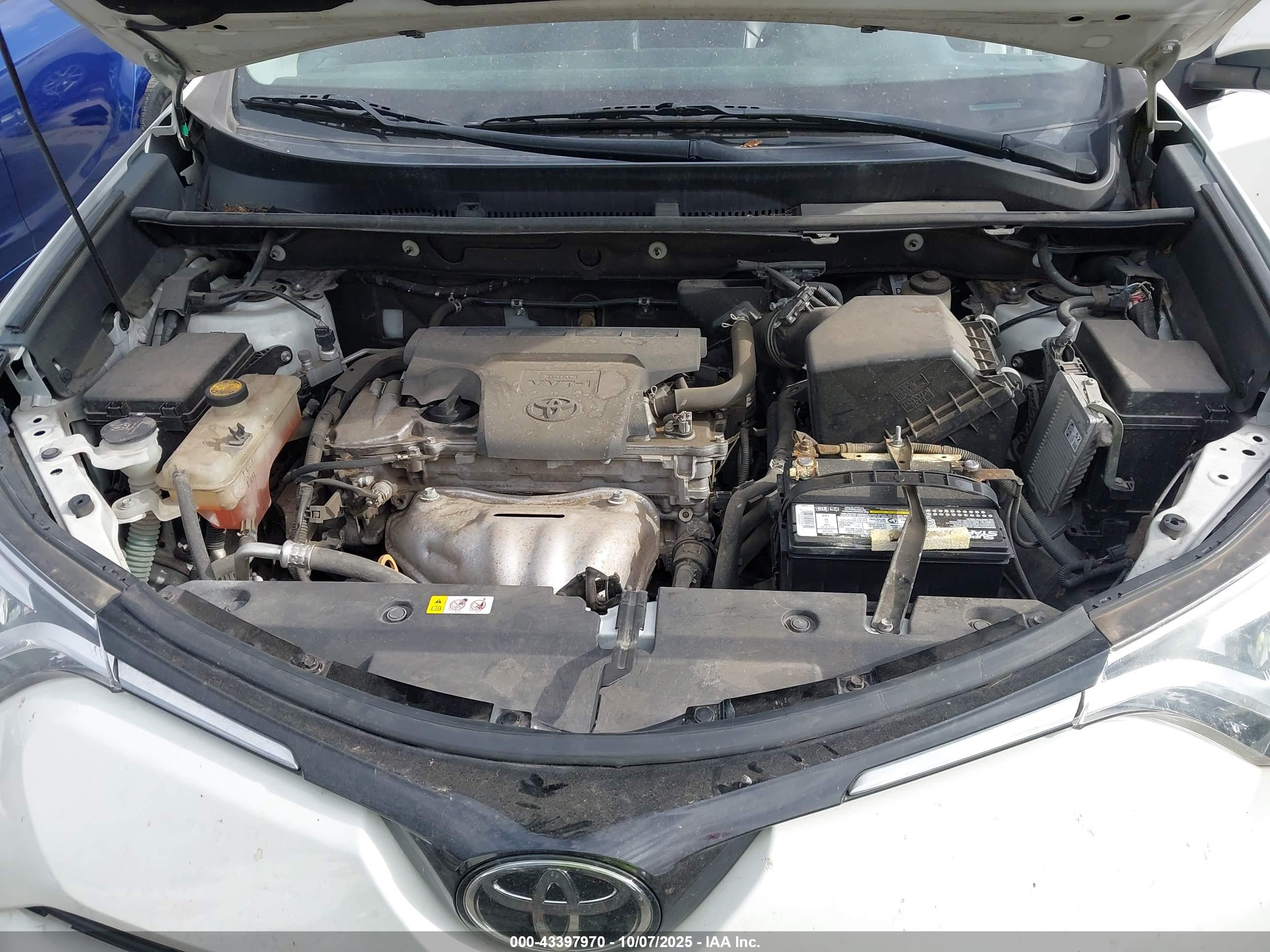 TOYOTA RAV4 image 10
