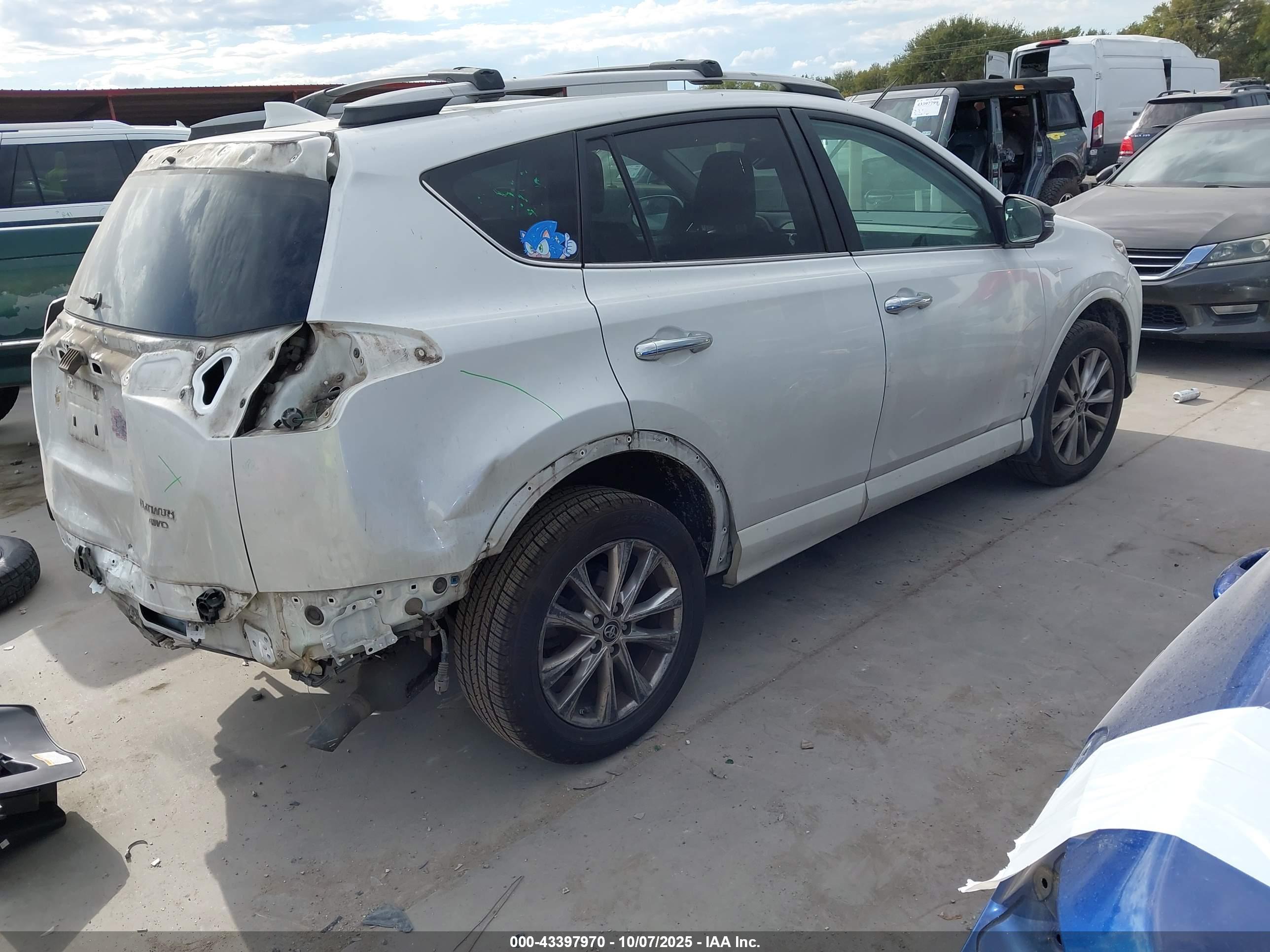 TOYOTA RAV4 image 4