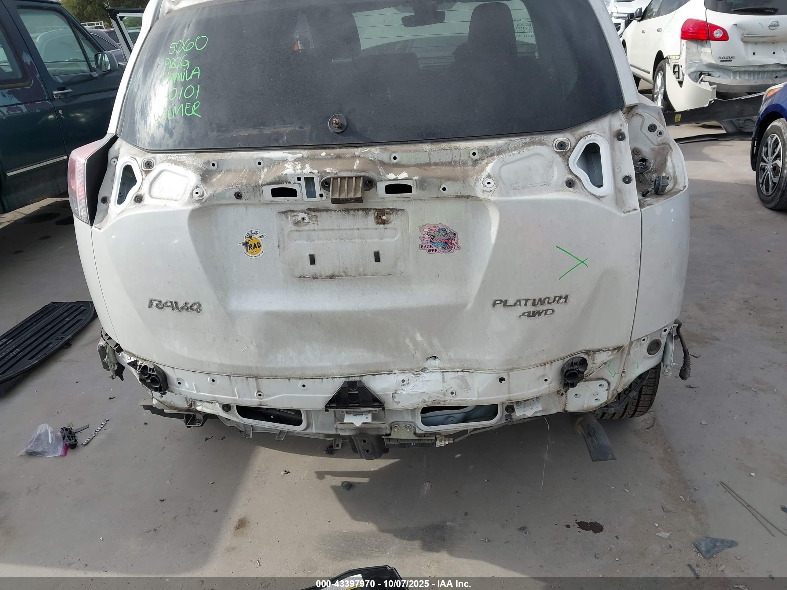 TOYOTA RAV4 image 6