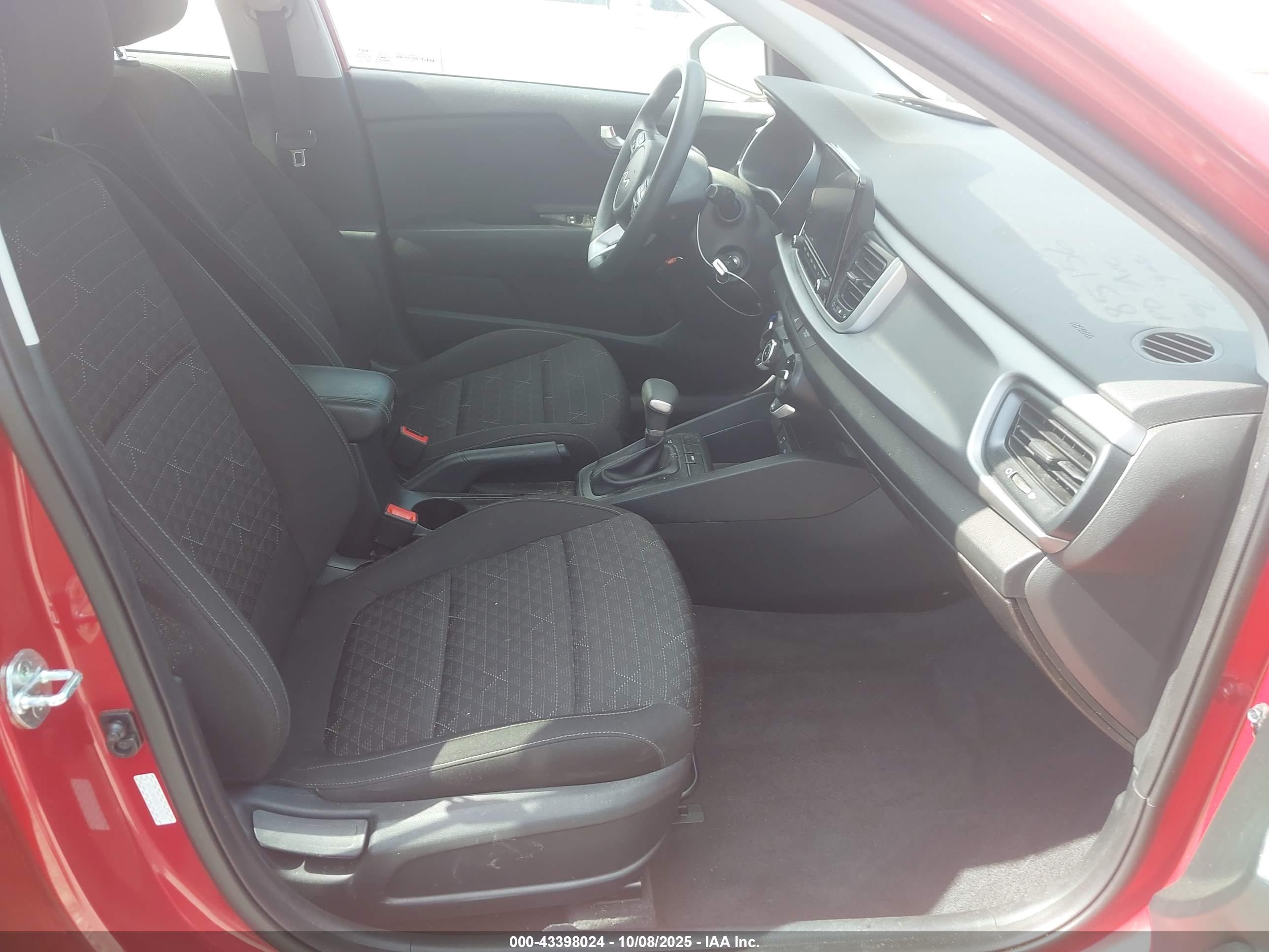 KIA RIO image 5