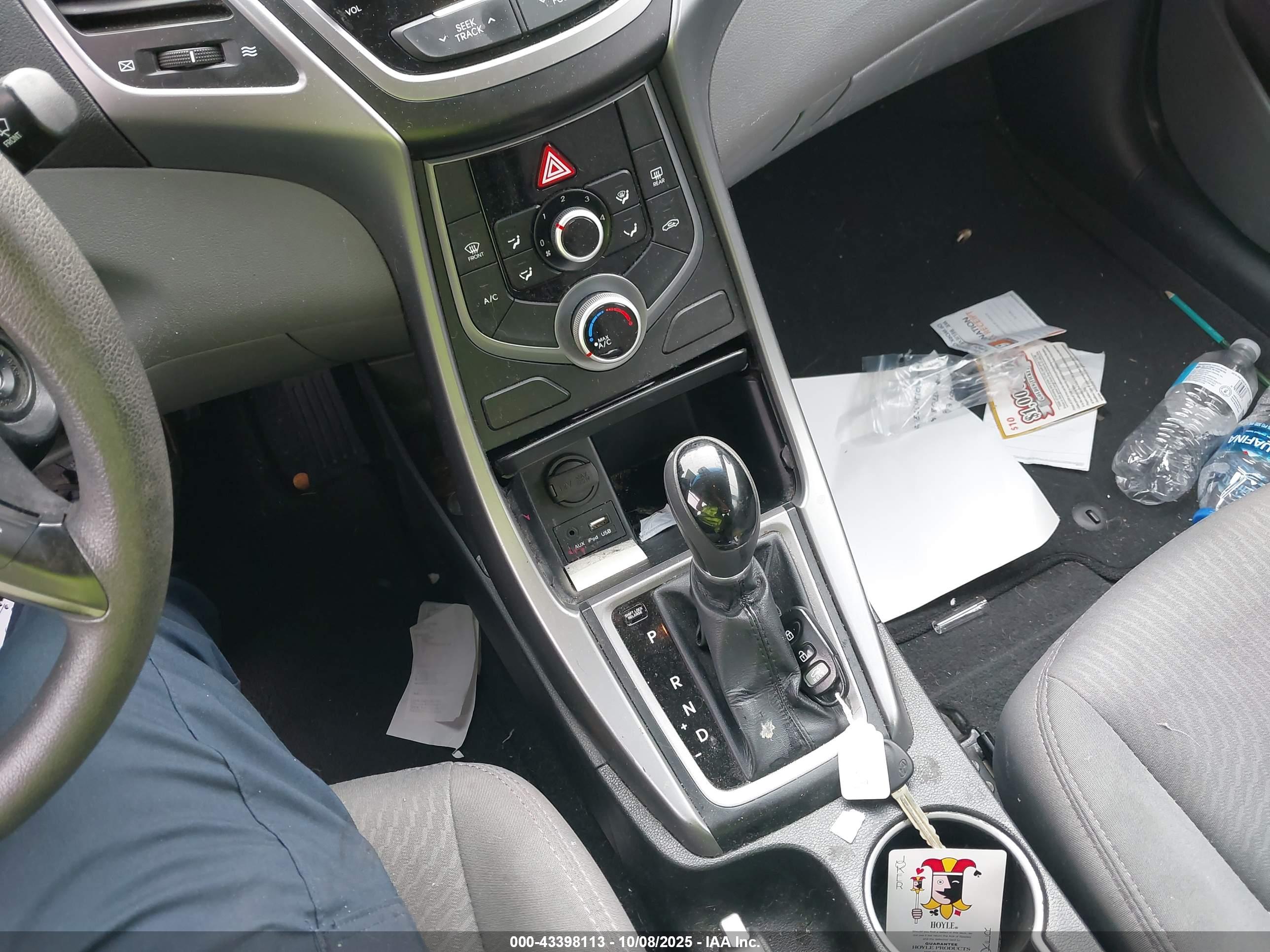 HYUNDAI ELANTRA image 11