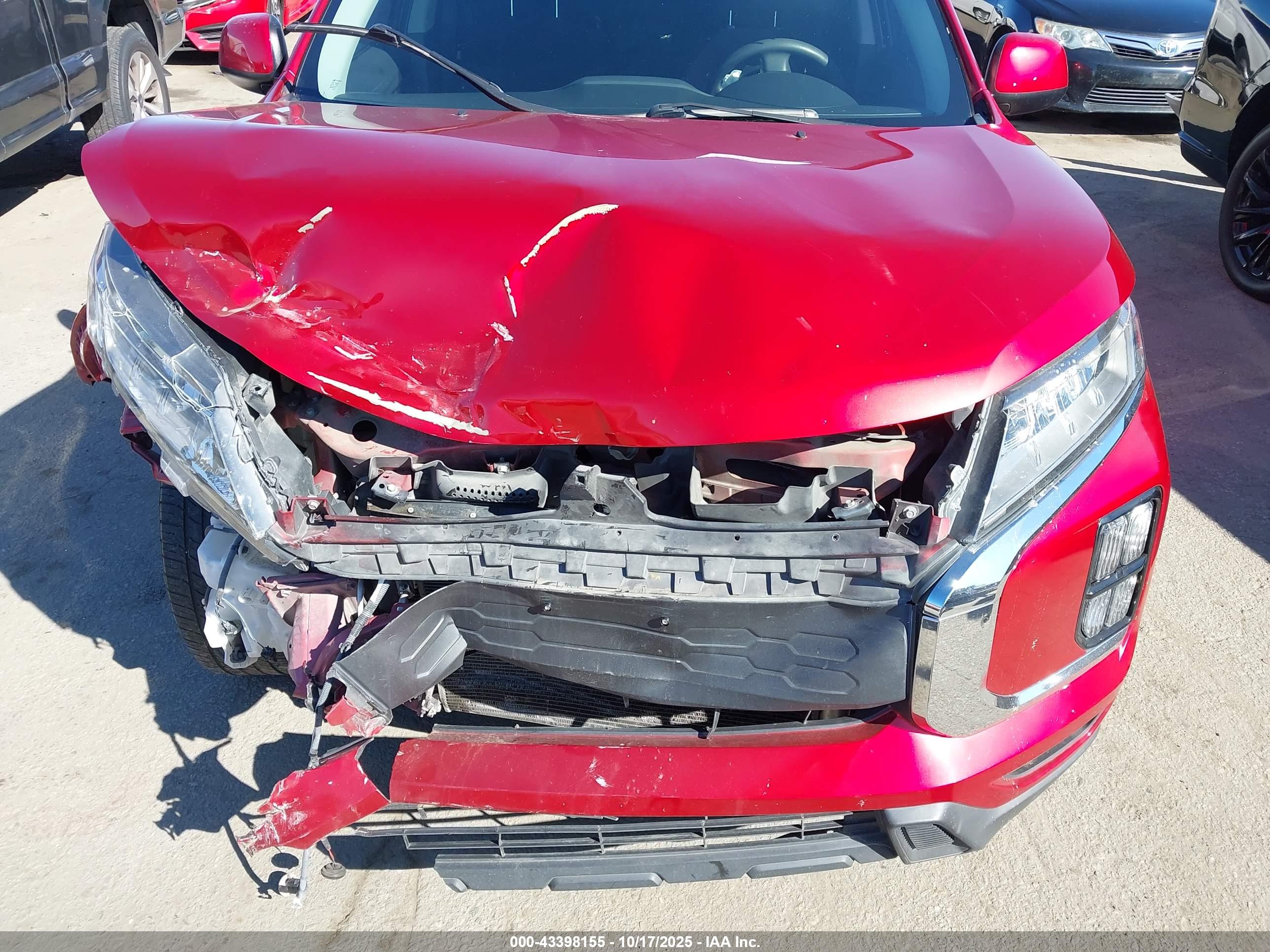 MITSUBISHI OUTLANDER image 6