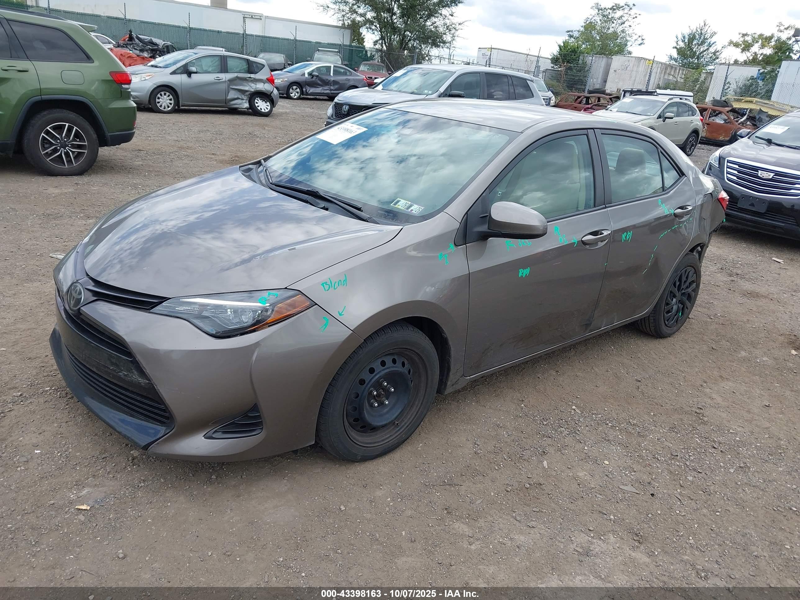 TOYOTA COROLLA image 2