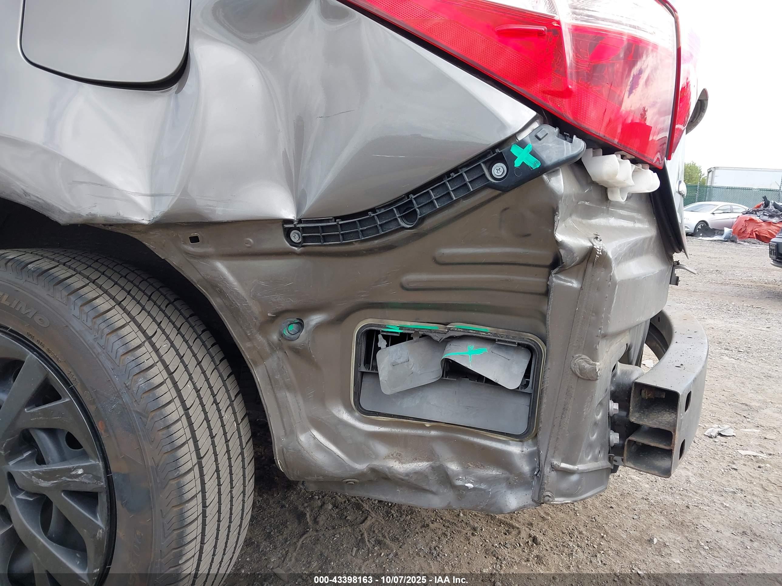 TOYOTA COROLLA image 6