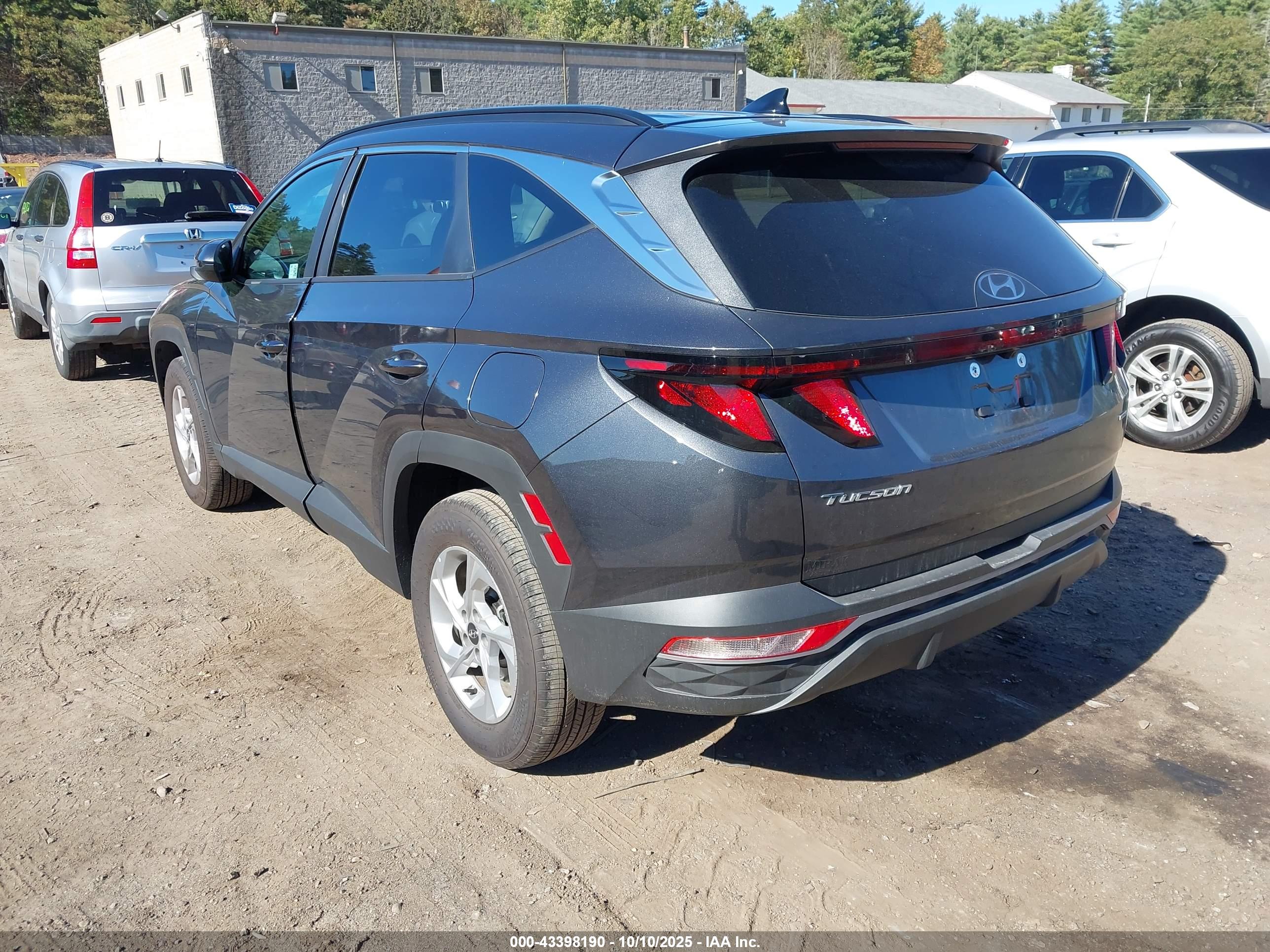 HYUNDAI TUCSON image 3
