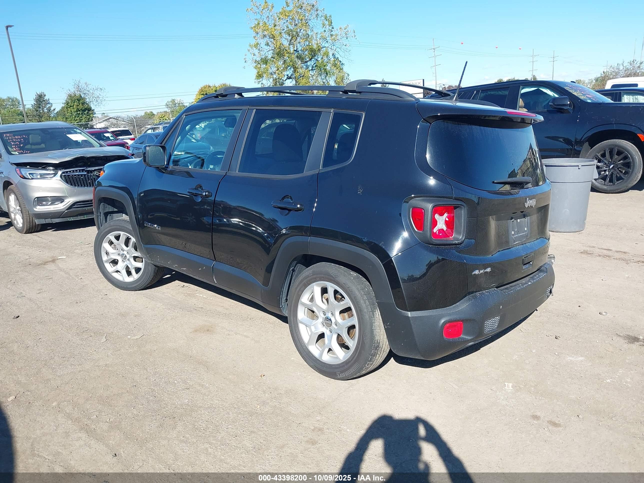 JEEP RENEGADE image 3