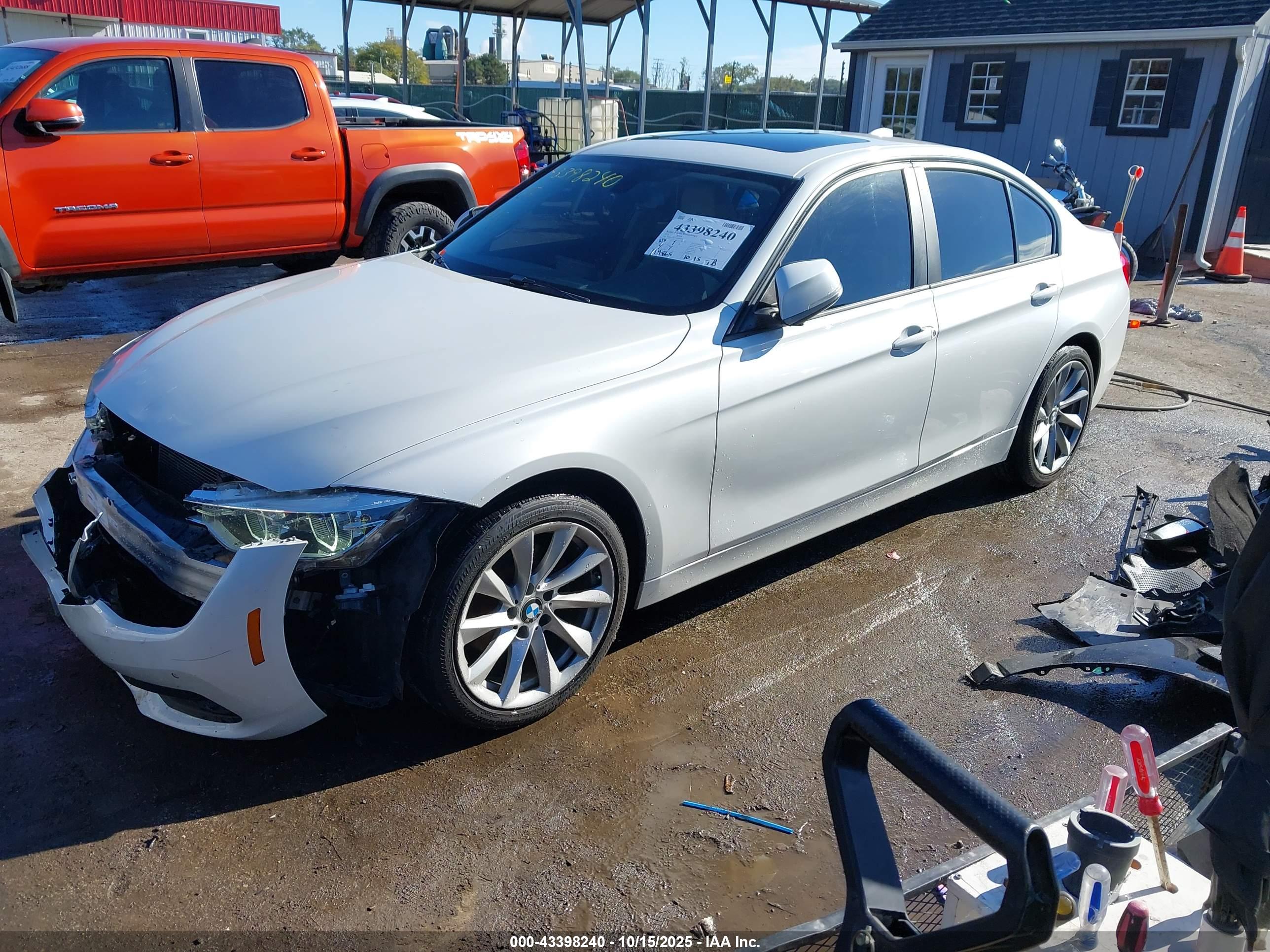 BMW 320I image 2