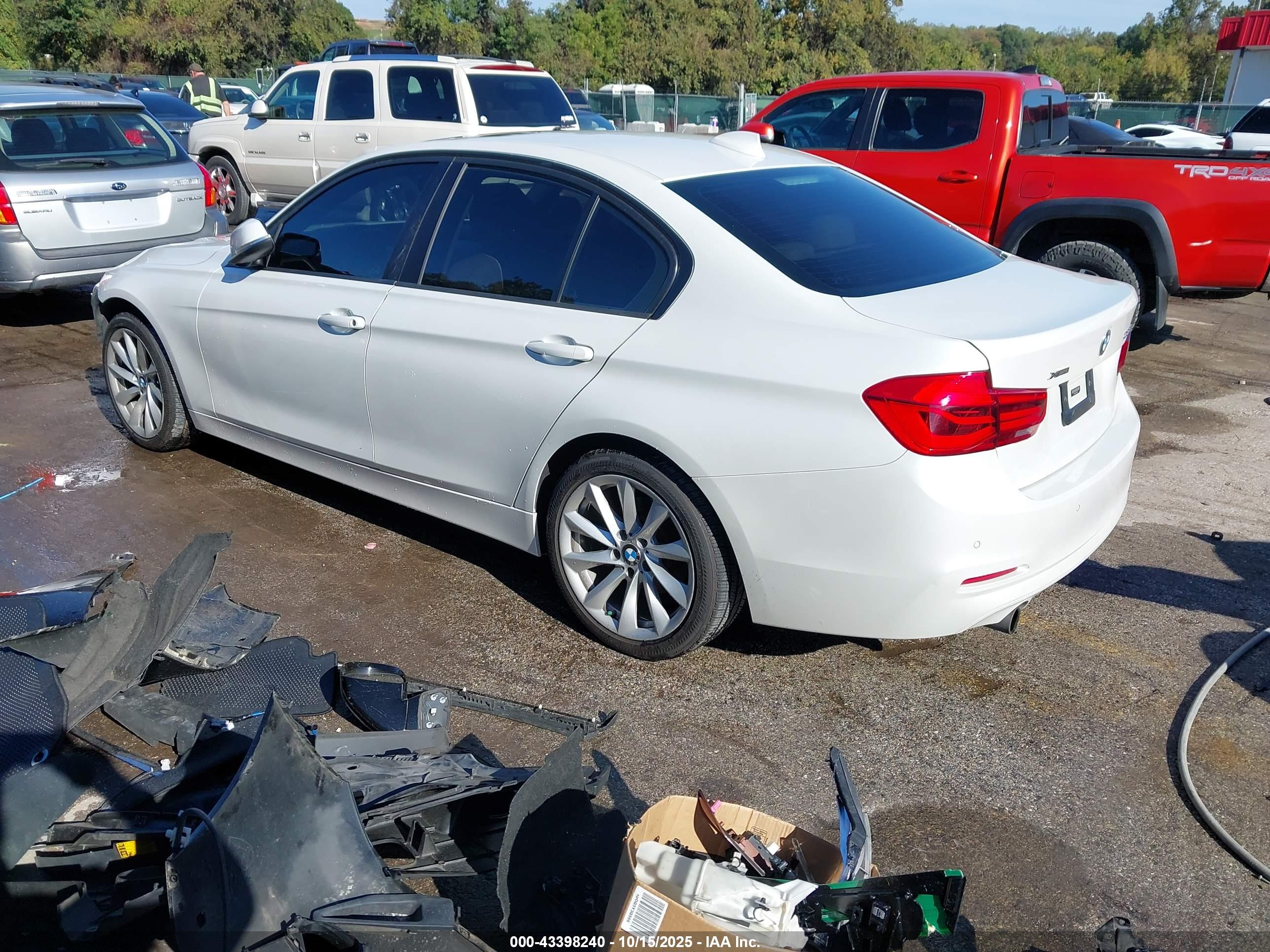 BMW 320I image 3