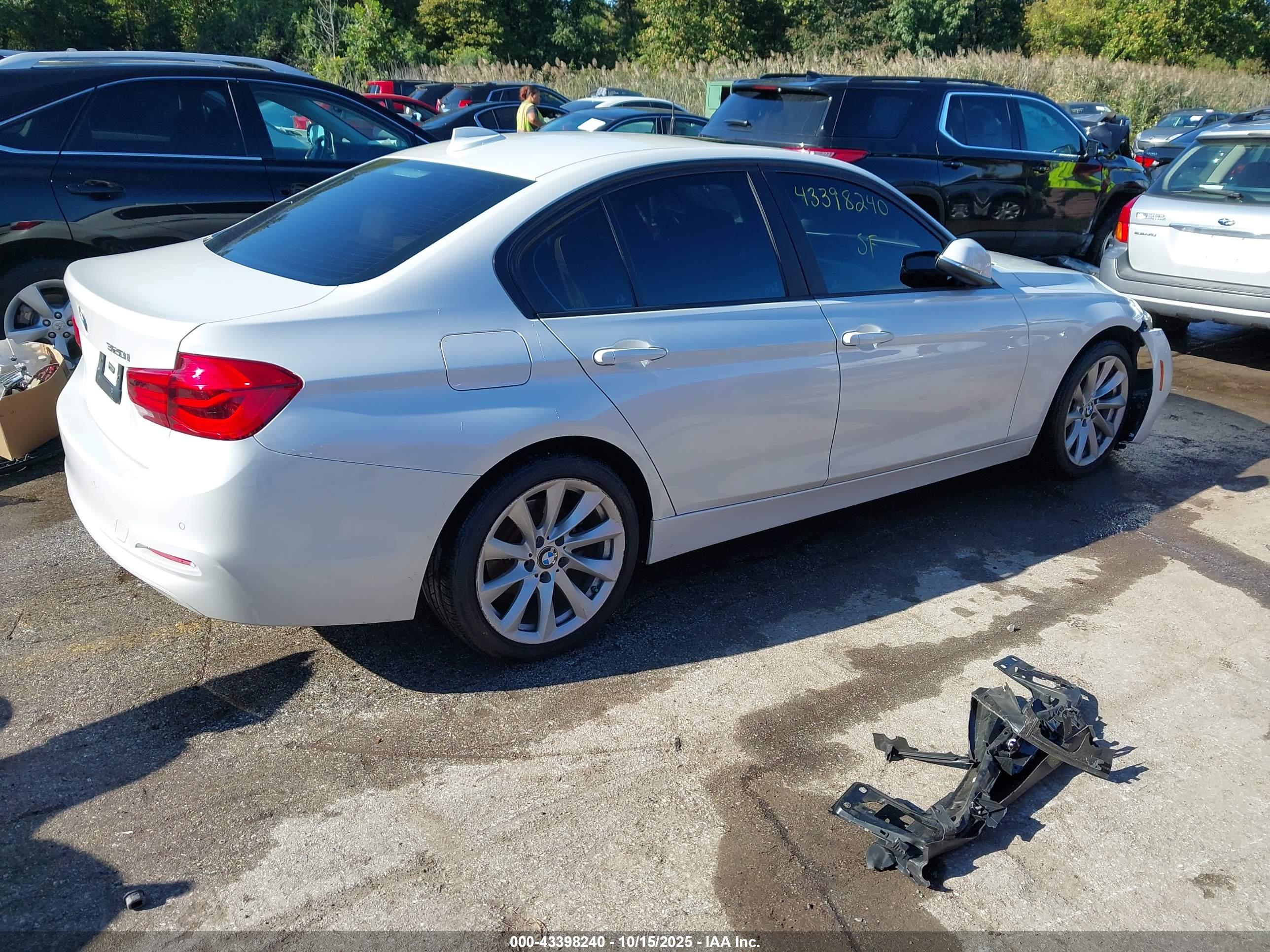 BMW 320I image 4