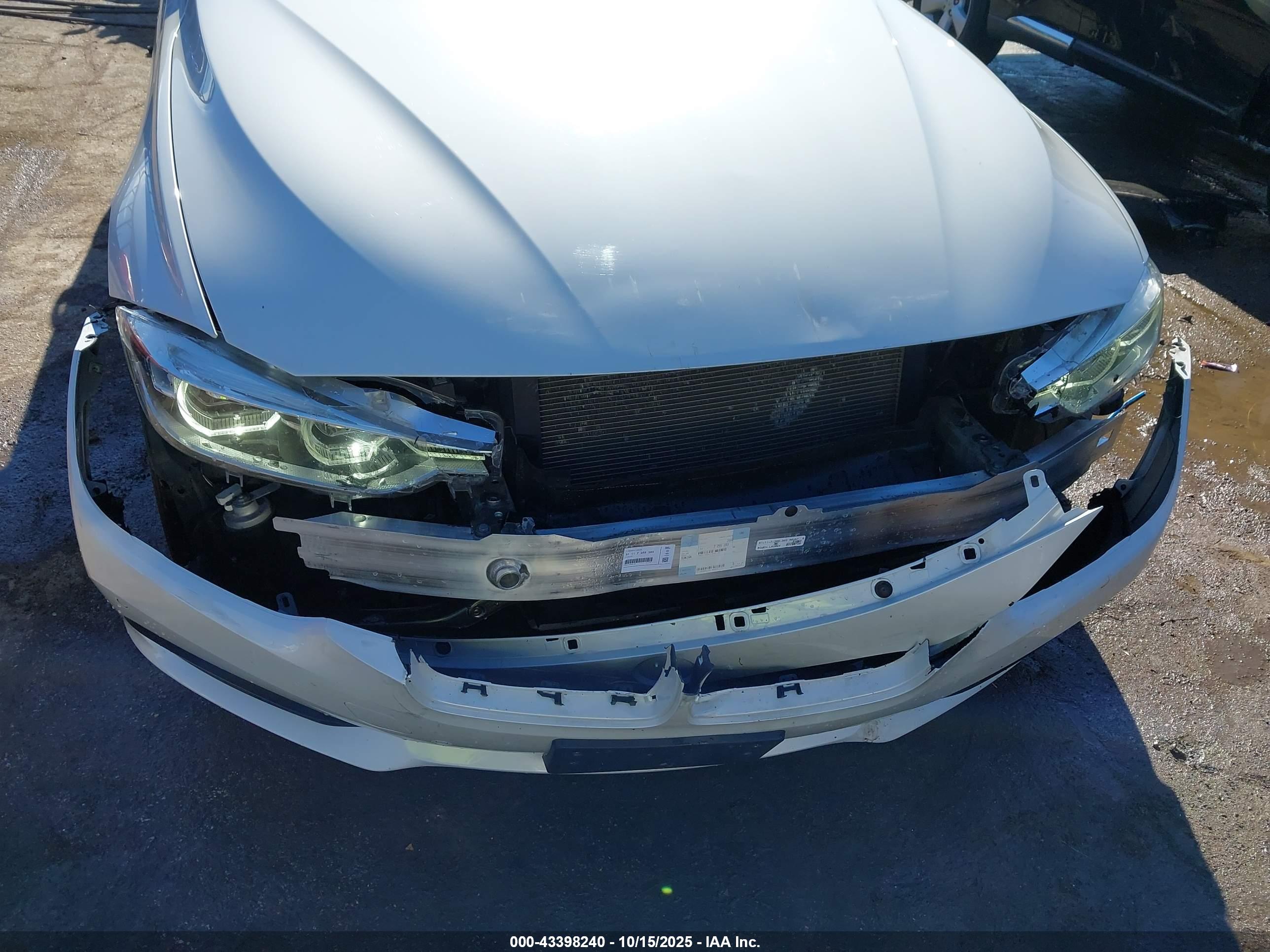 BMW 320I image 6