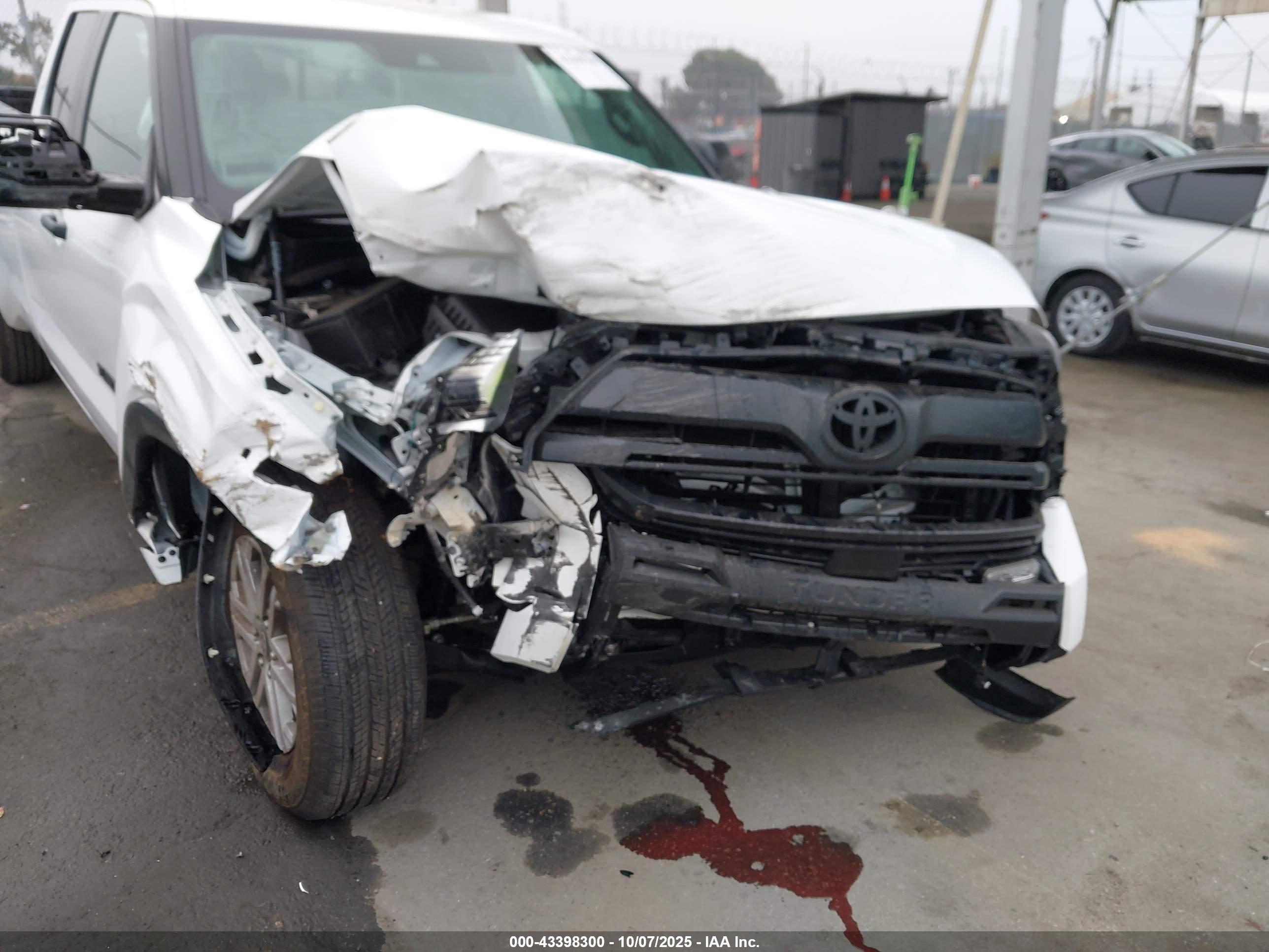 TOYOTA TUNDRA image 6
