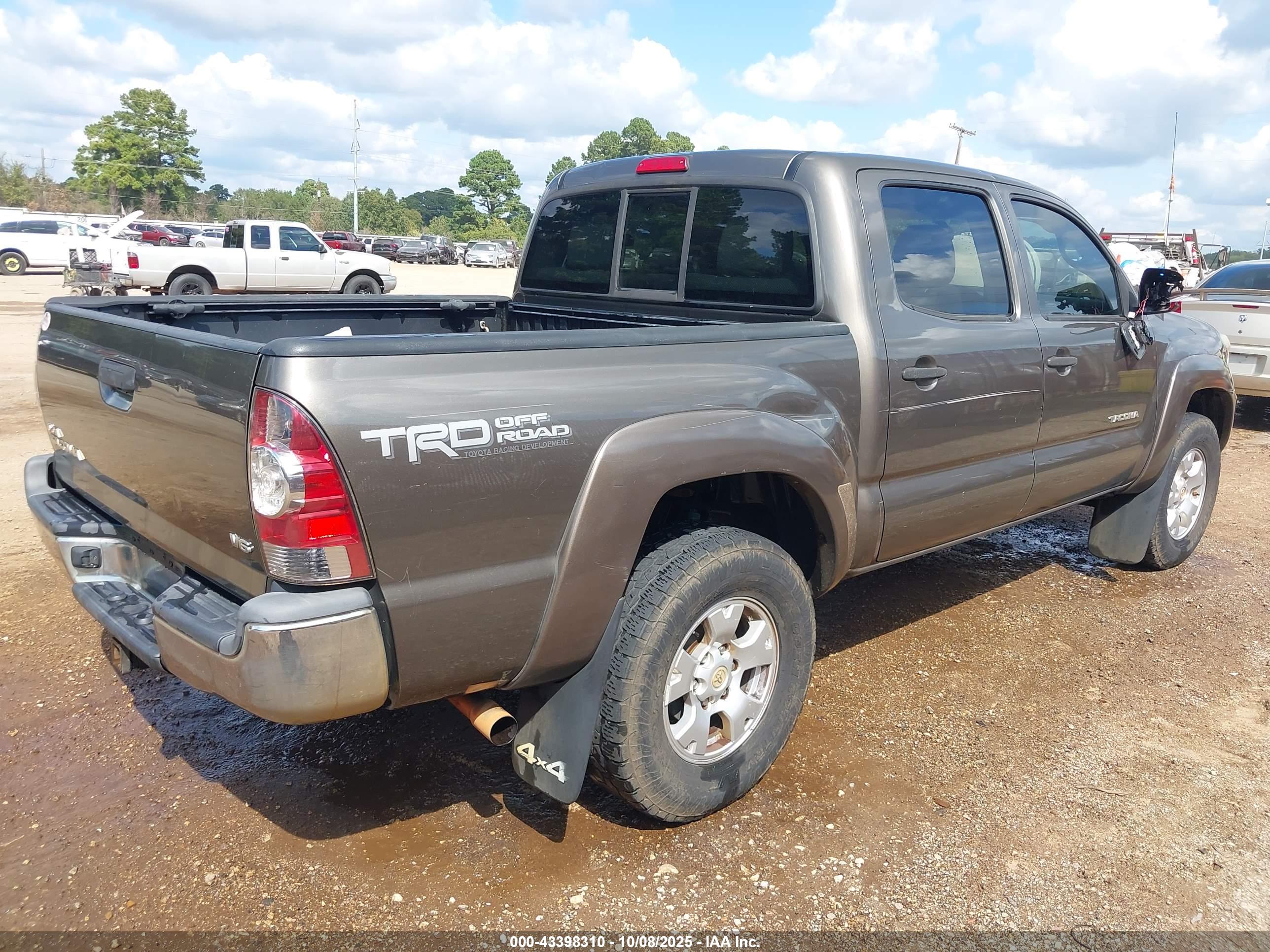 TOYOTA TACOMA image 4