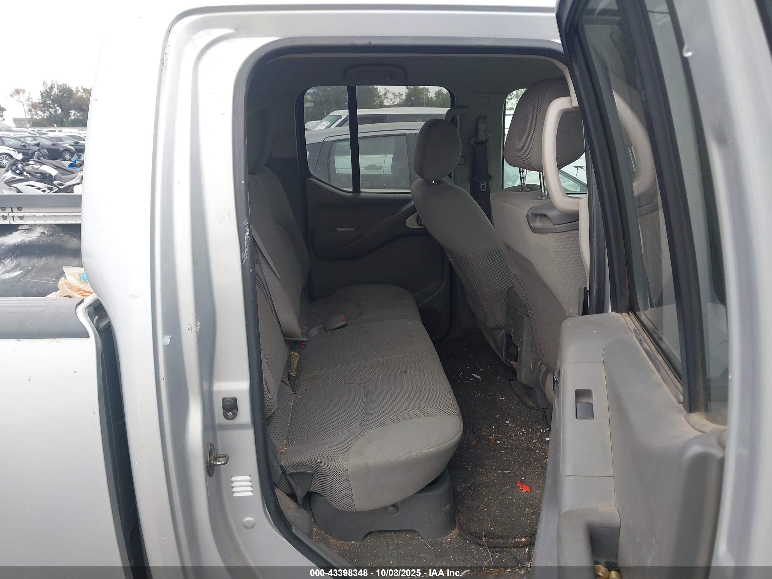 NISSAN FRONTIER image 8