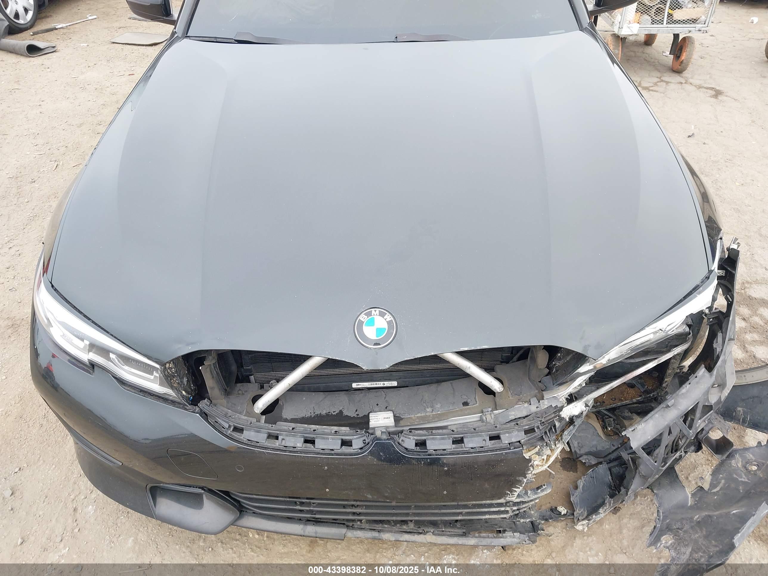 BMW 330I image 10