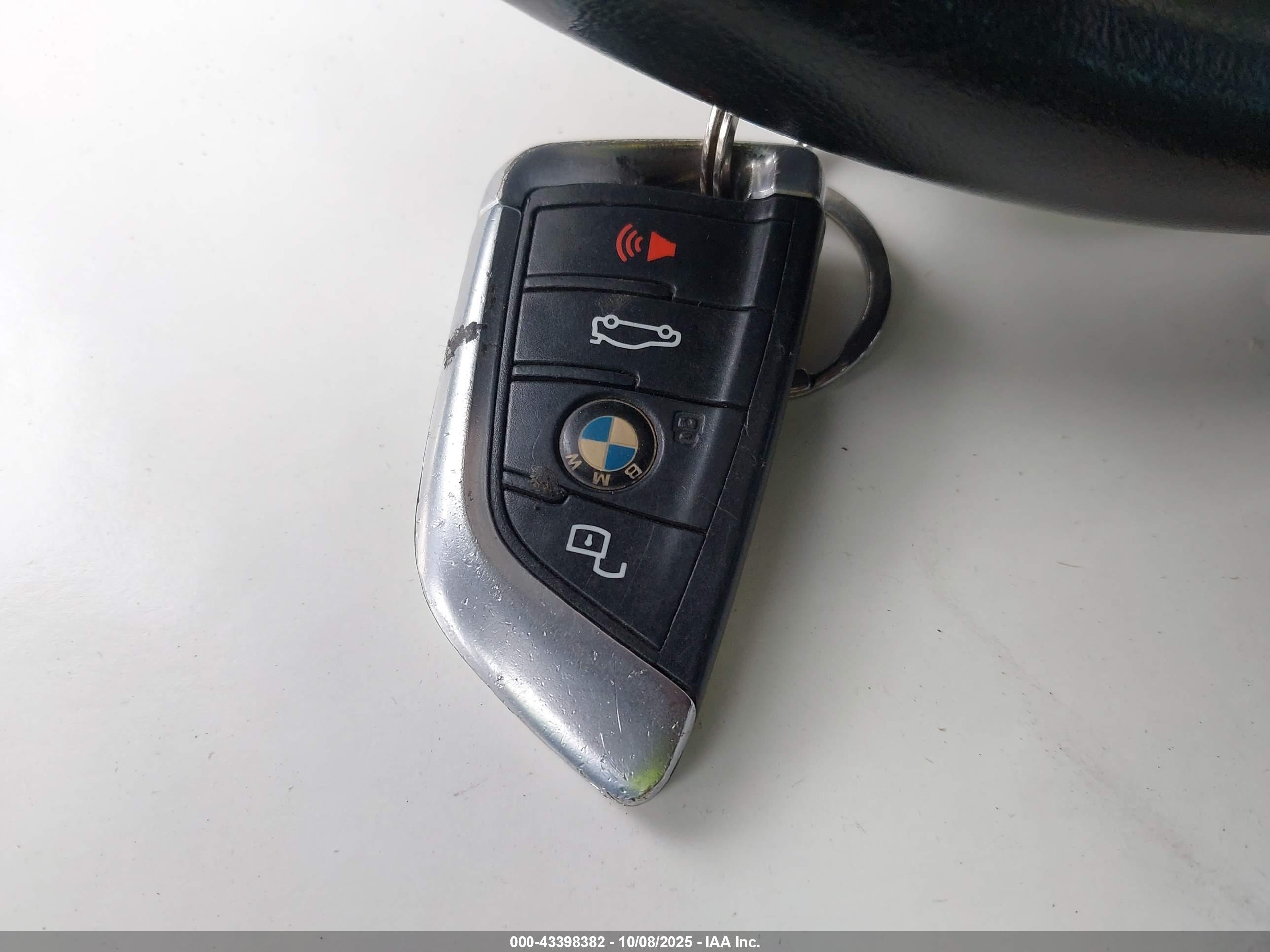 BMW 330I image 11