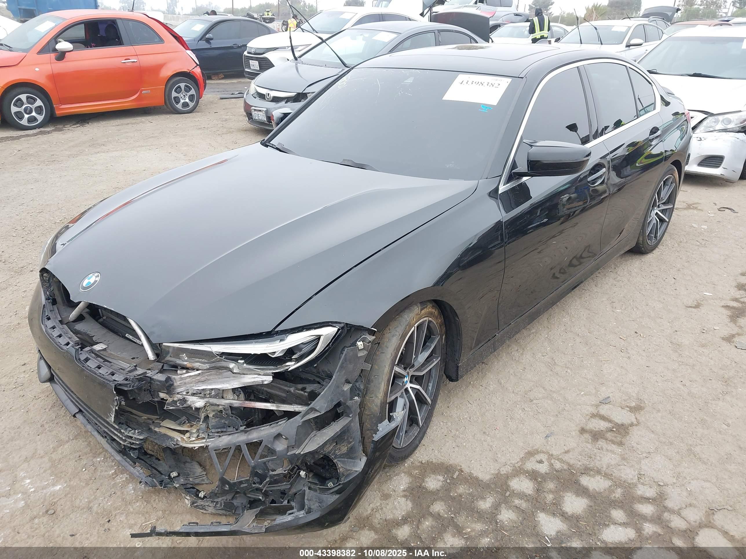 BMW 330I image 2