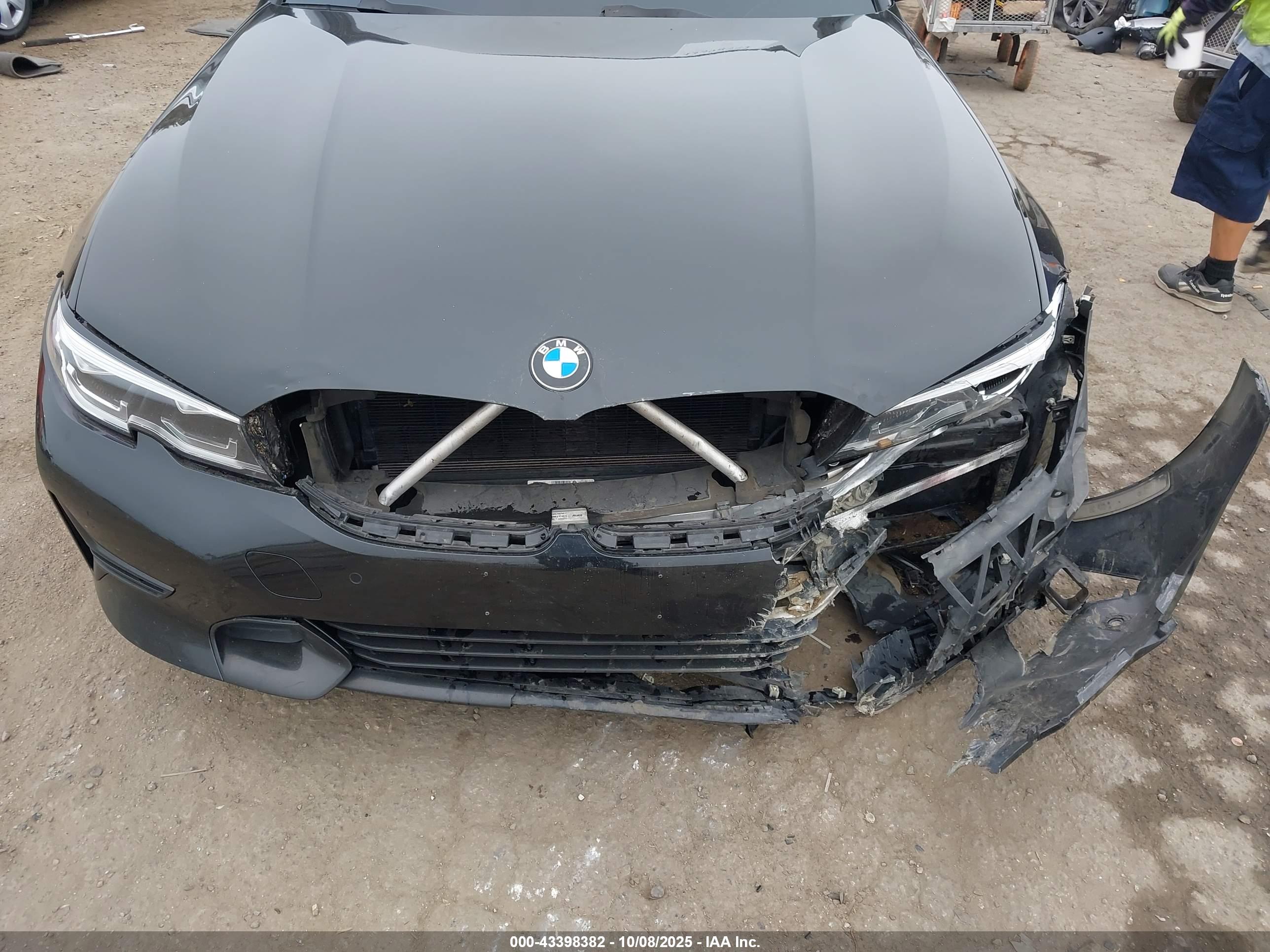 BMW 330I image 6