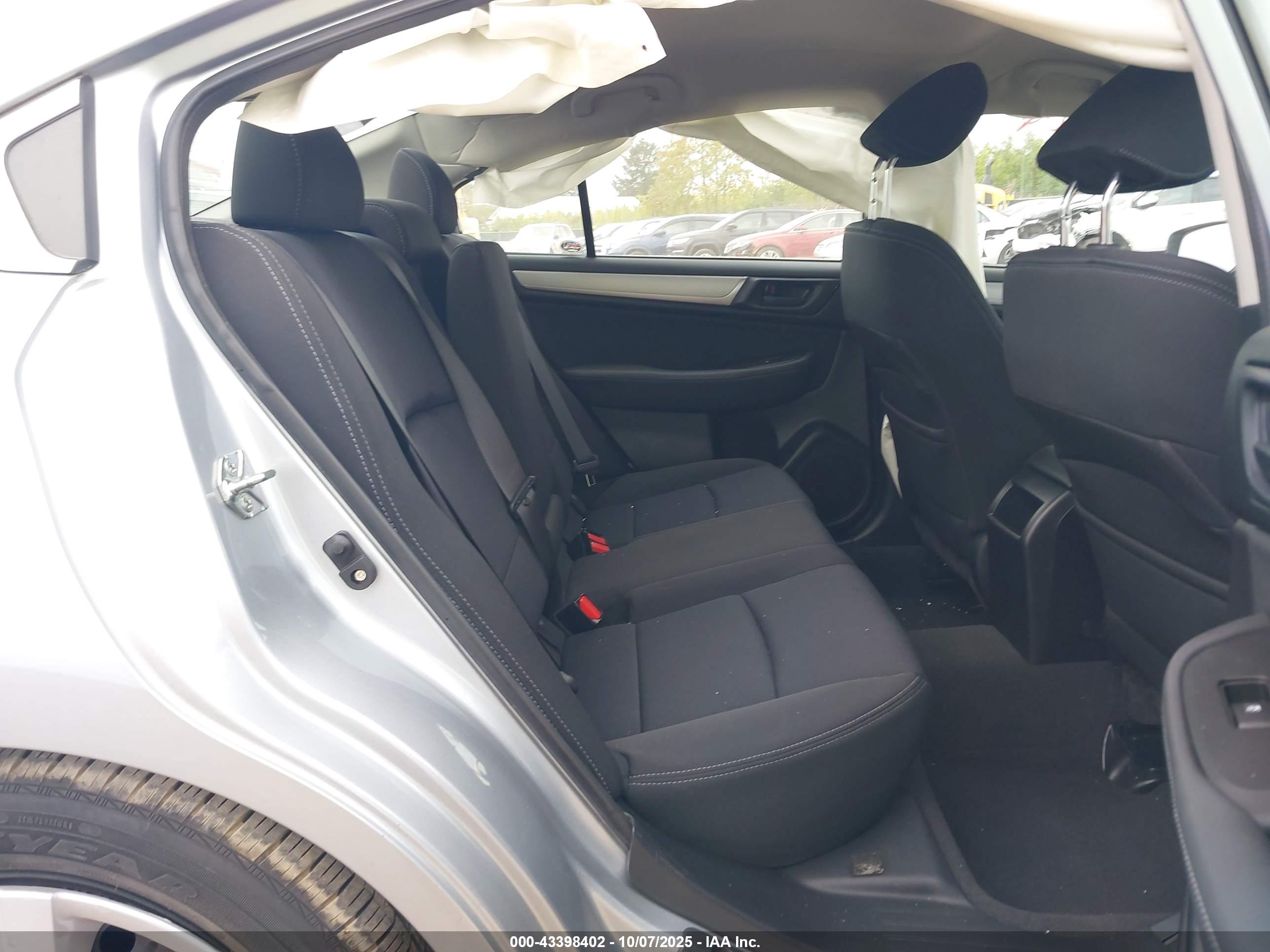 SUBARU LEGACY image 8