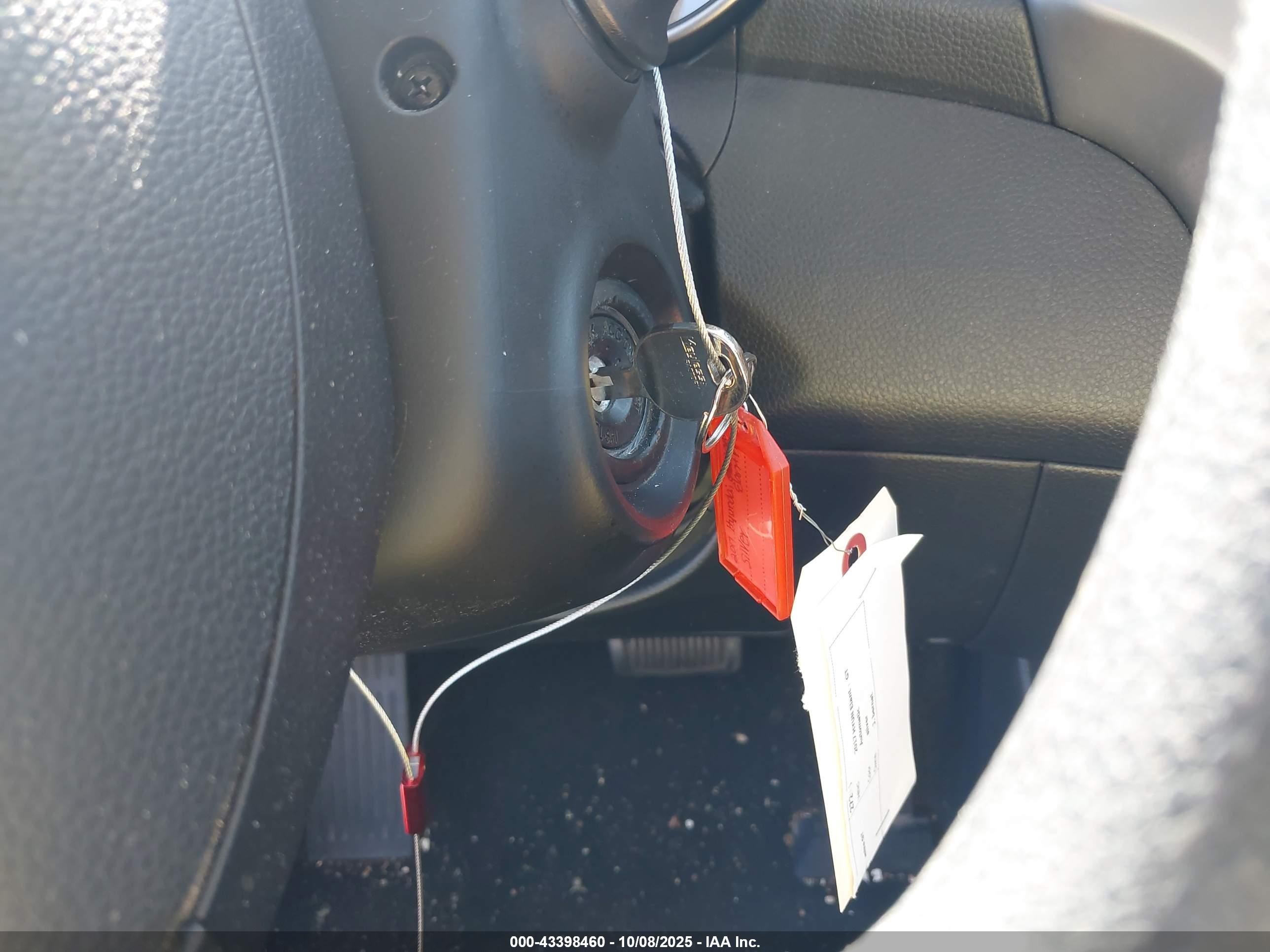 HYUNDAI ELANTRA image 11