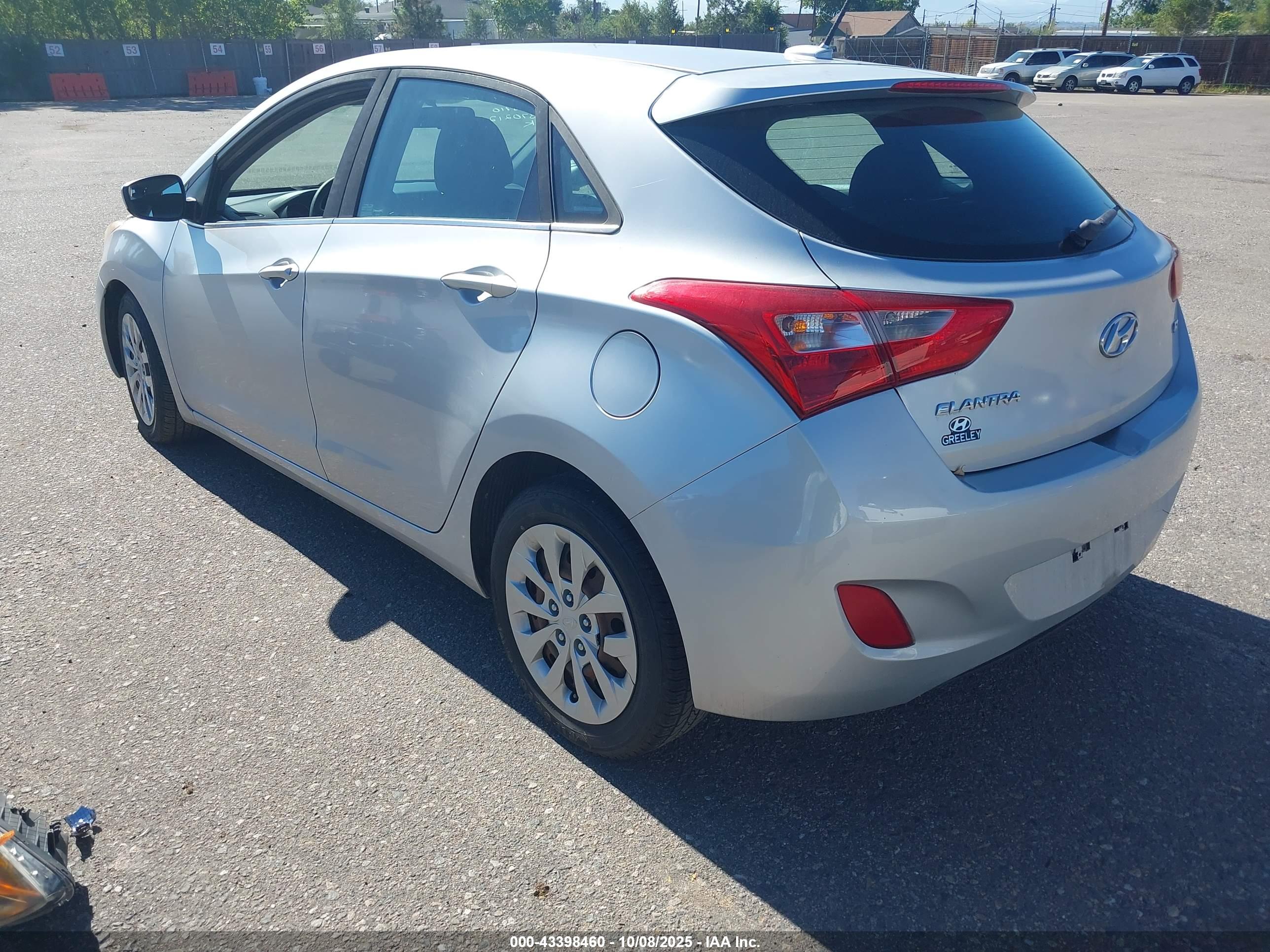 HYUNDAI ELANTRA image 3