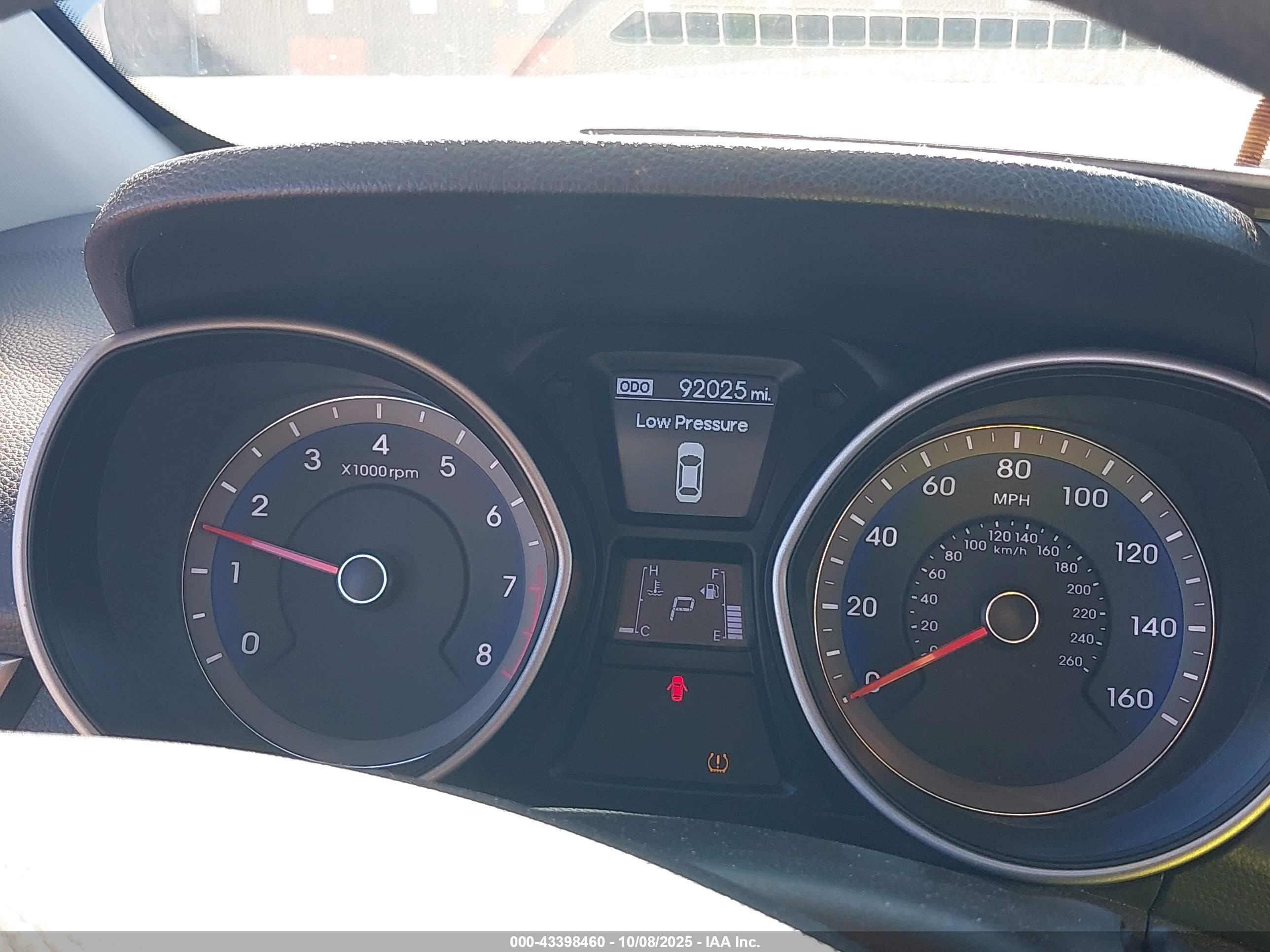HYUNDAI ELANTRA image 7