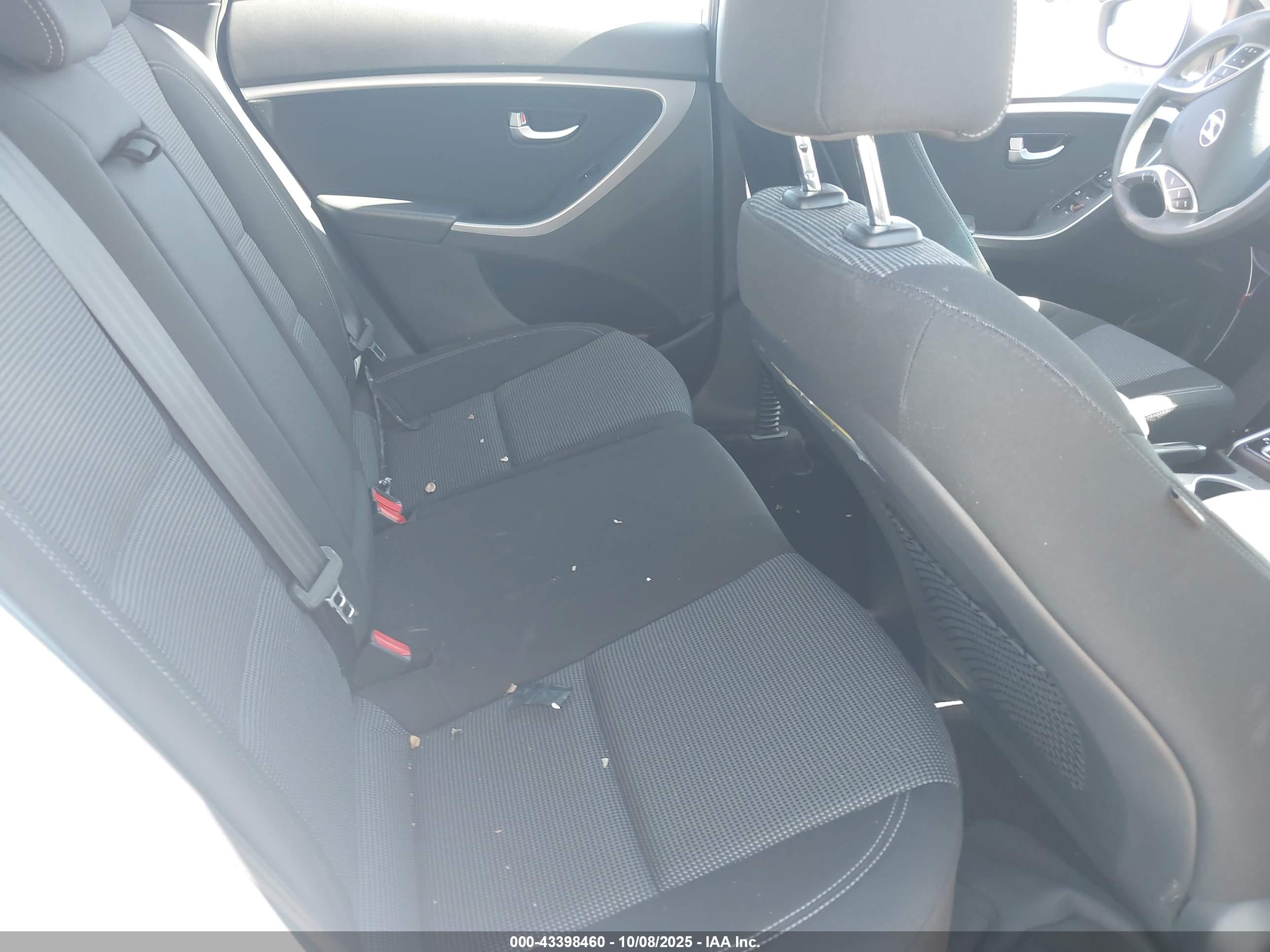 HYUNDAI ELANTRA image 8