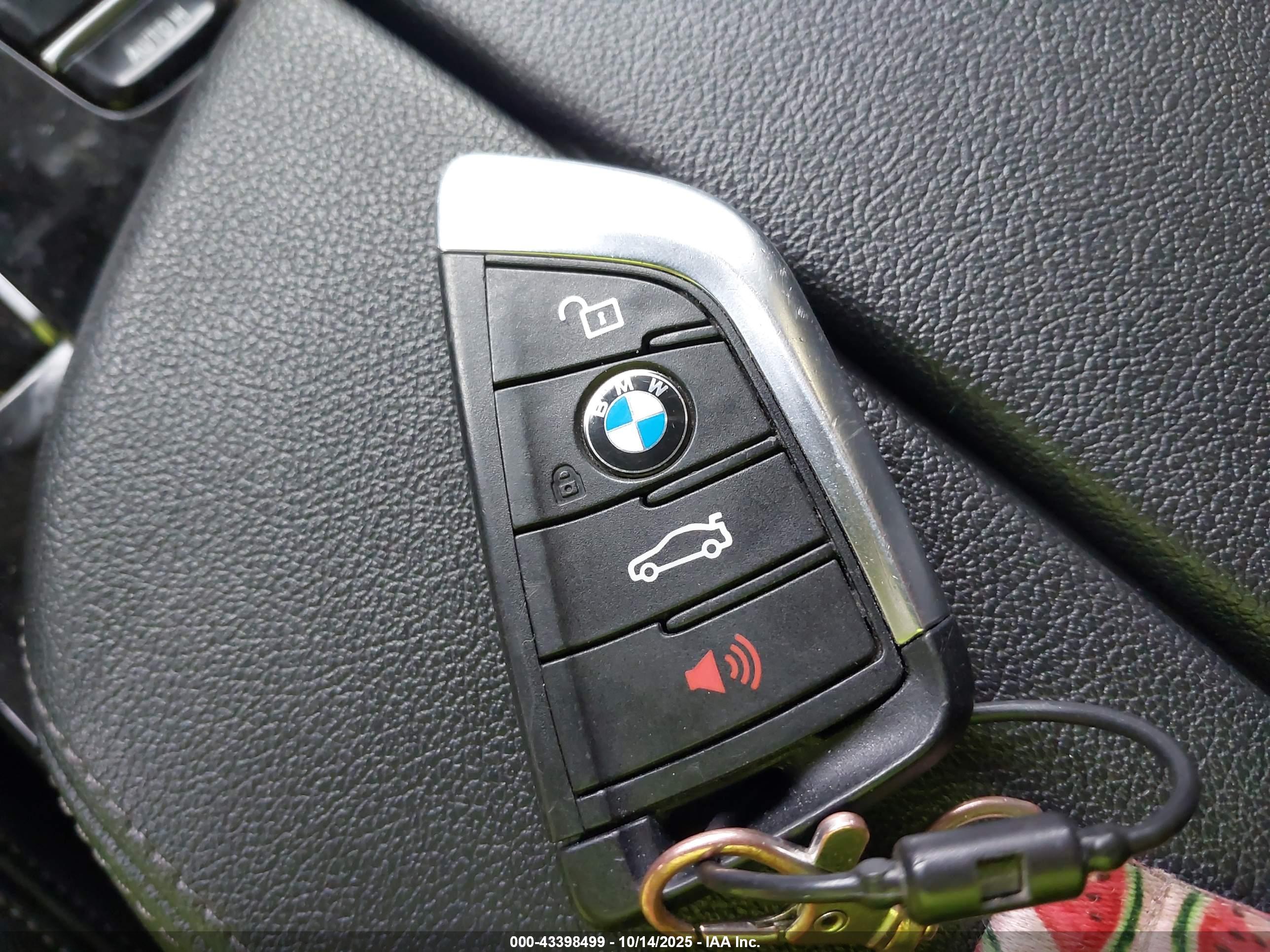 BMW 530E image 11