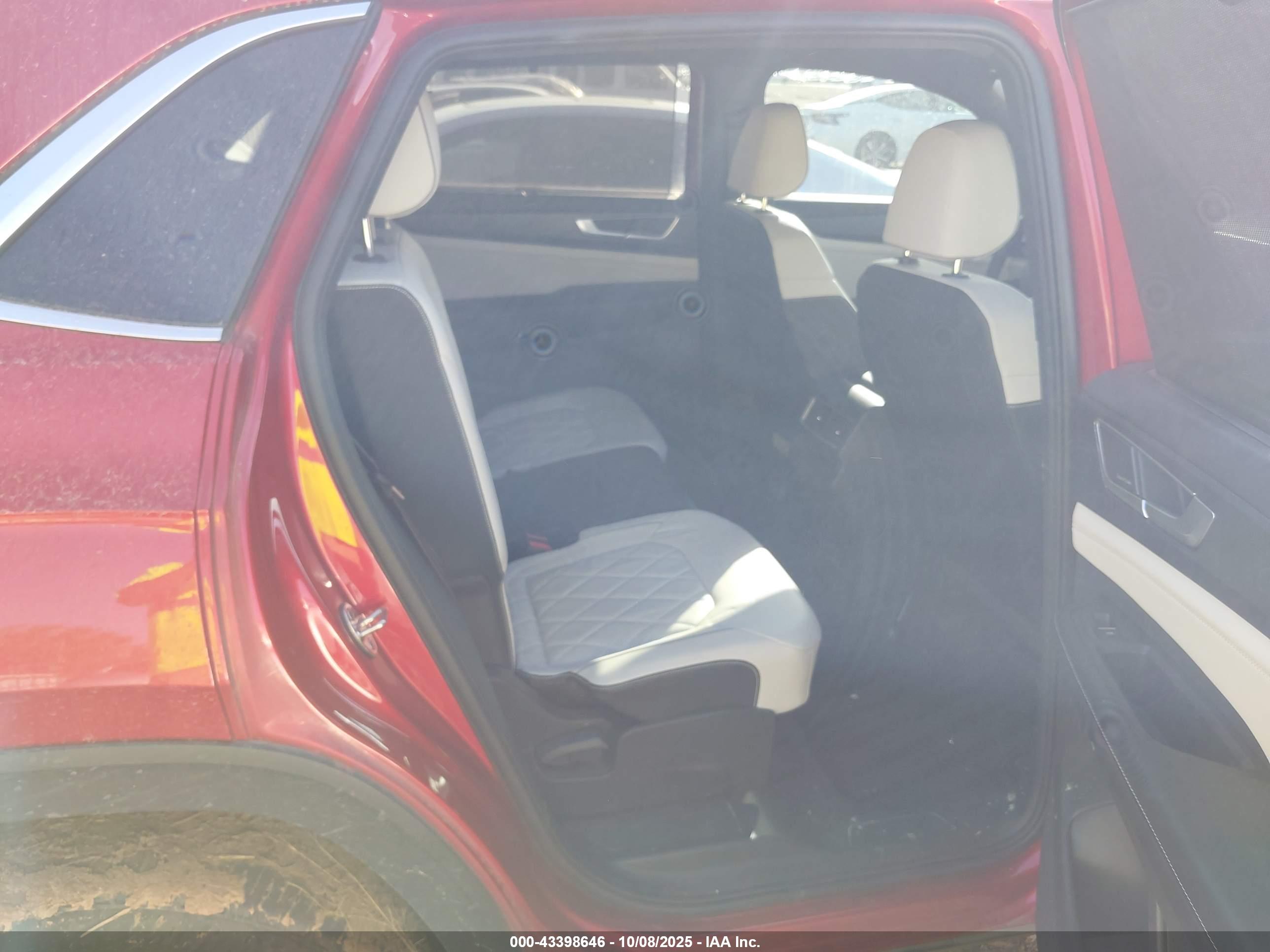 VOLKSWAGEN ATLAS image 8