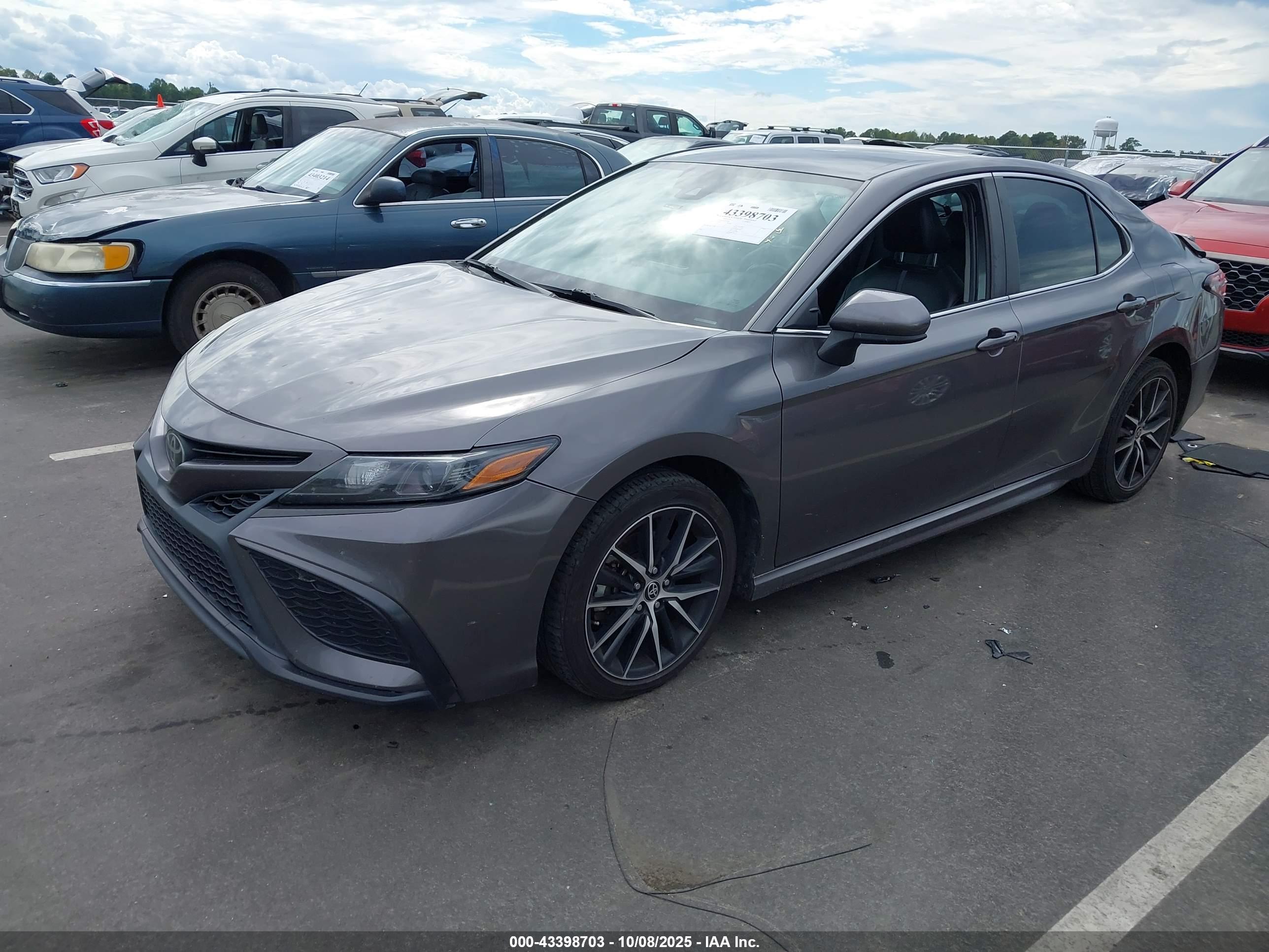 TOYOTA CAMRY image 2