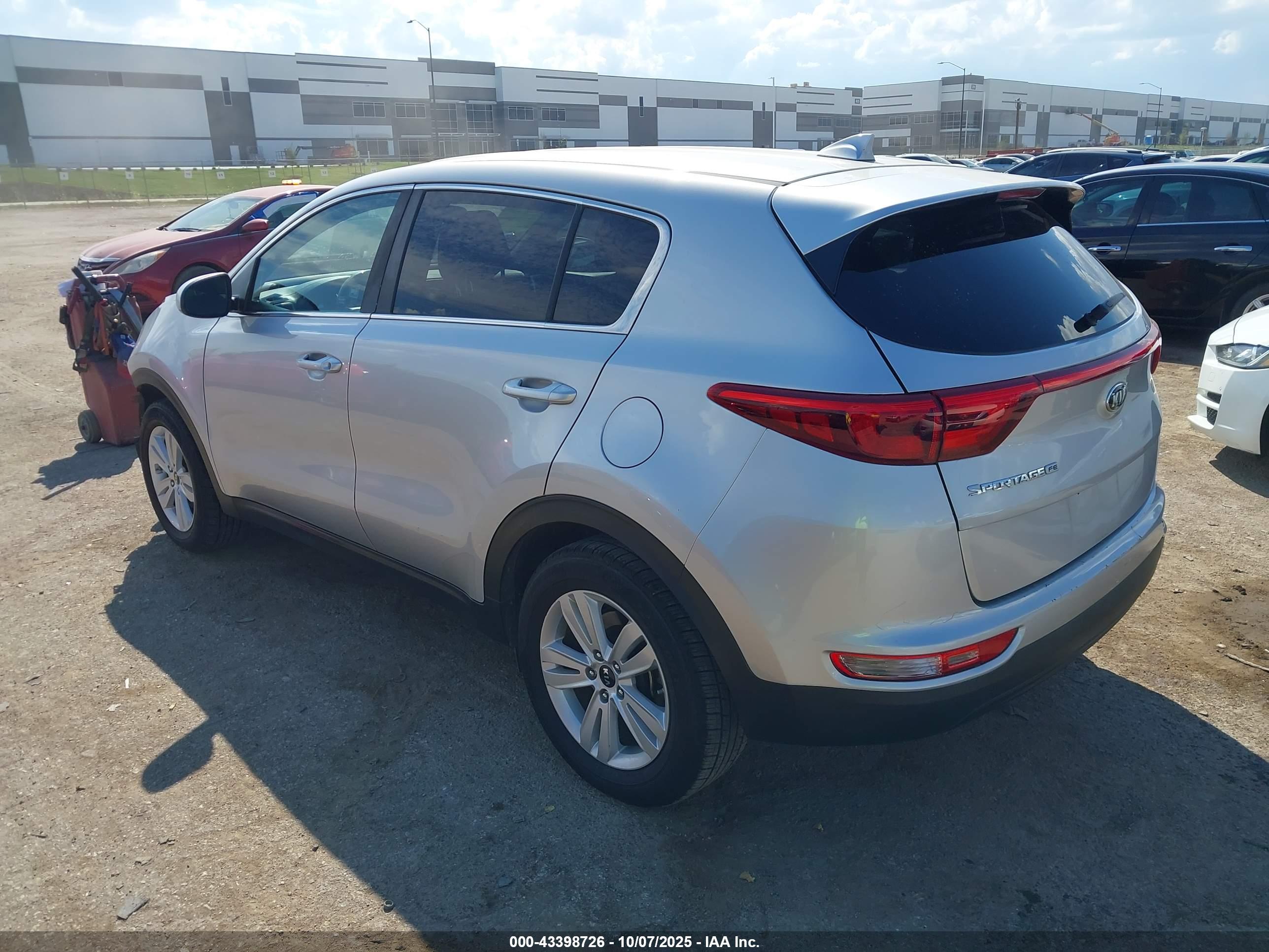 KIA SPORTAGE image 3