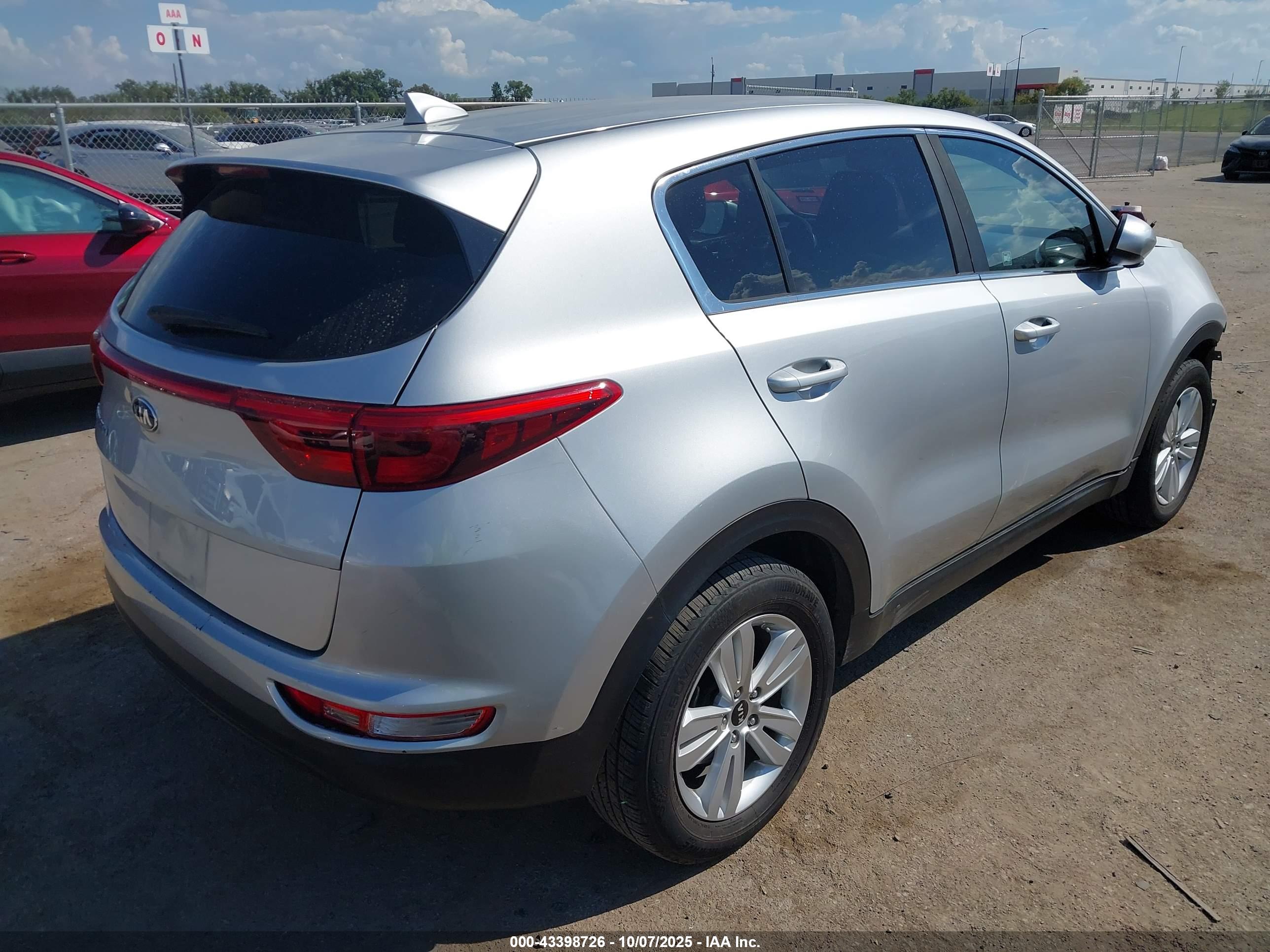 KIA SPORTAGE image 4