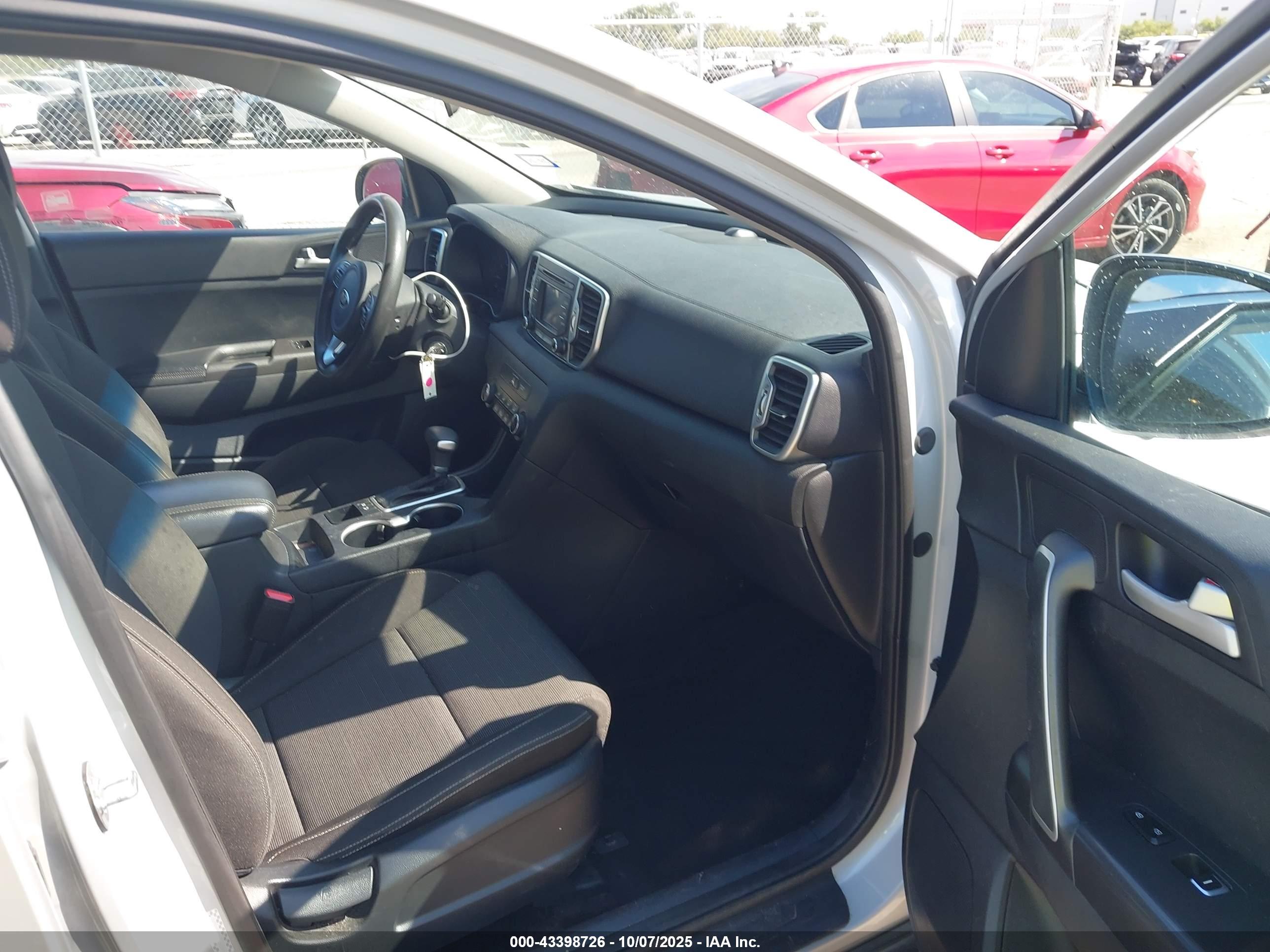 KIA SPORTAGE image 5