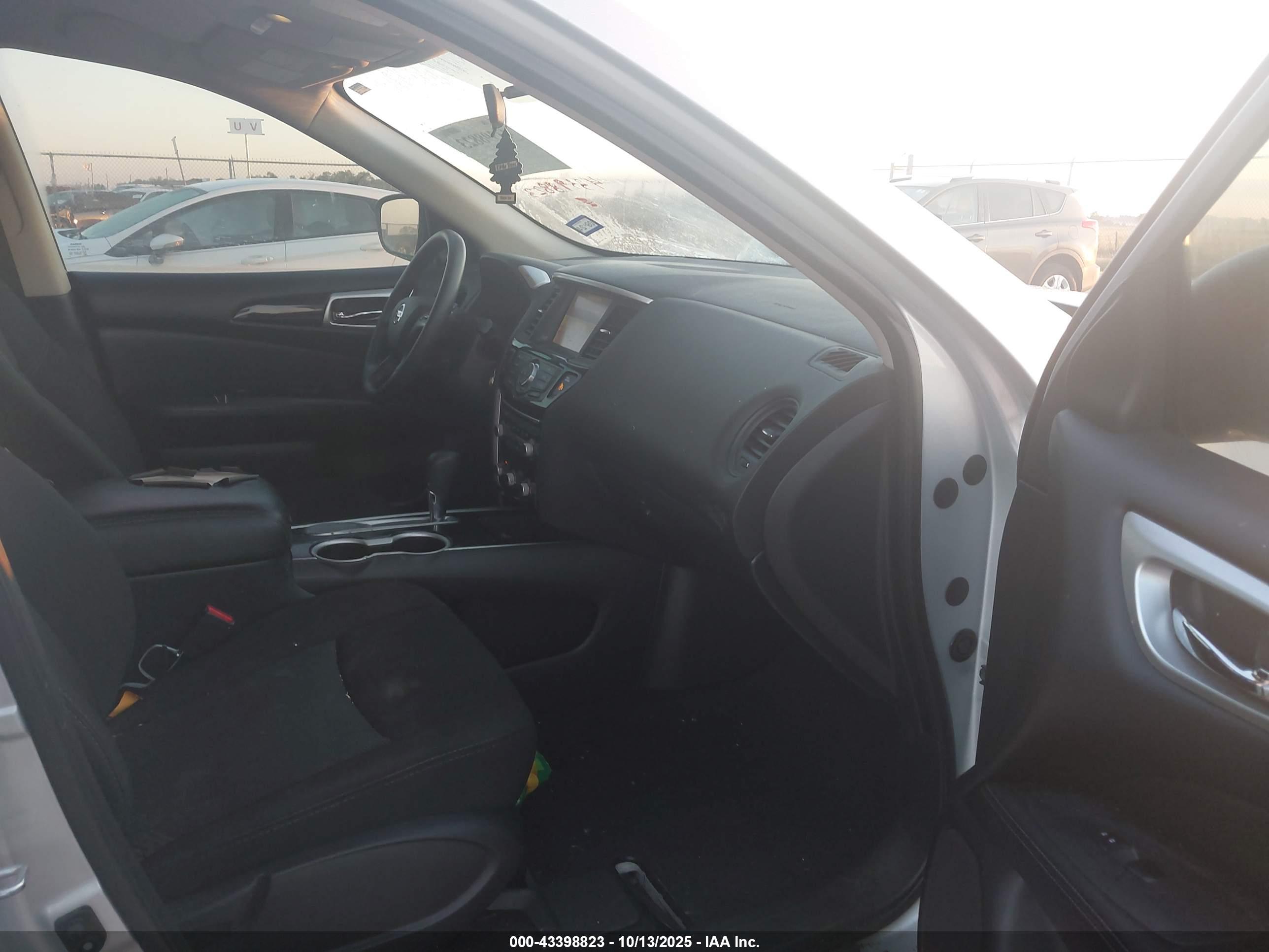 NISSAN PATHFINDER image 5