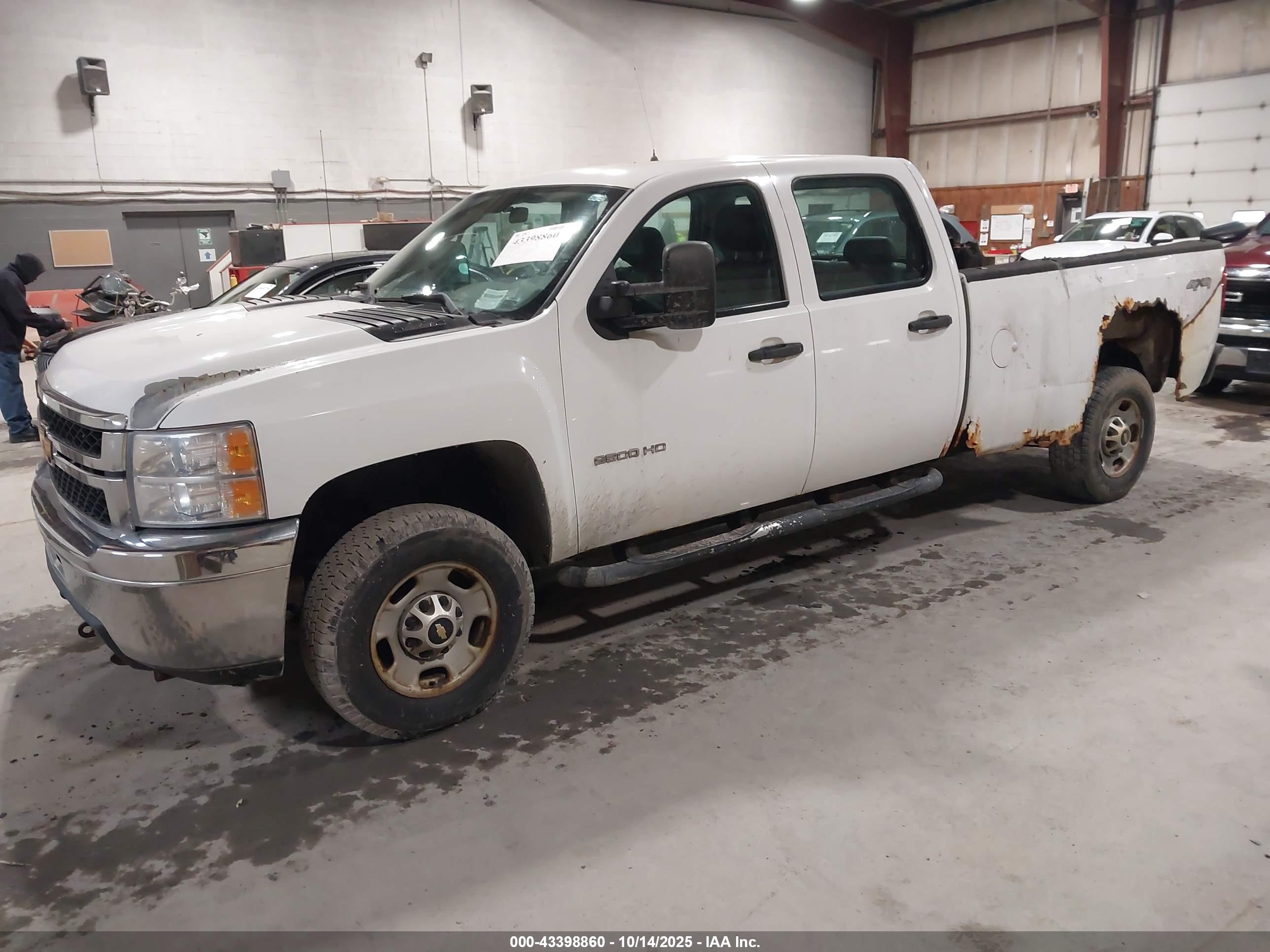 CHEVROLET SILVERADO image 2