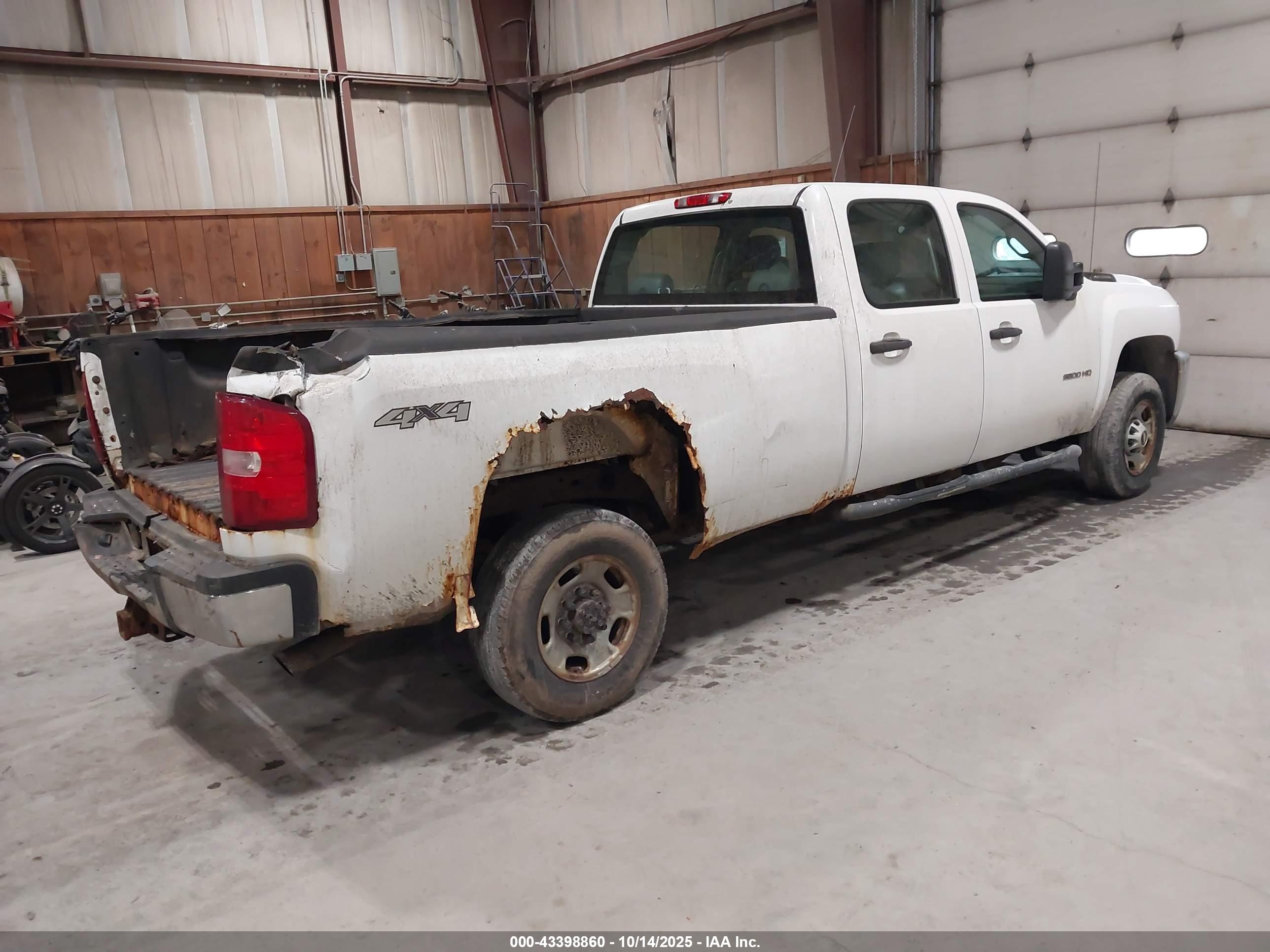 CHEVROLET SILVERADO image 4