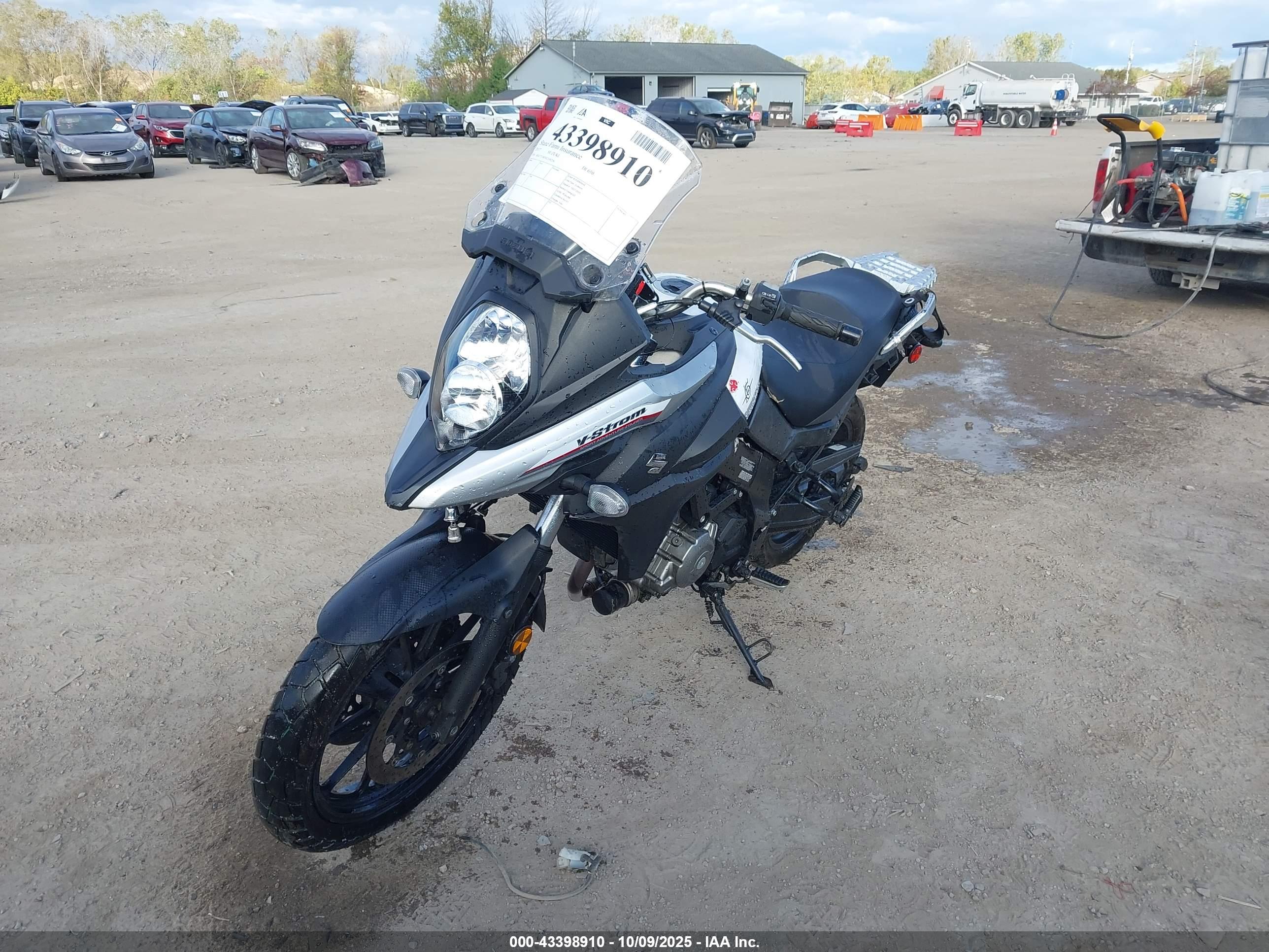 SUZUKI DL650 image 2