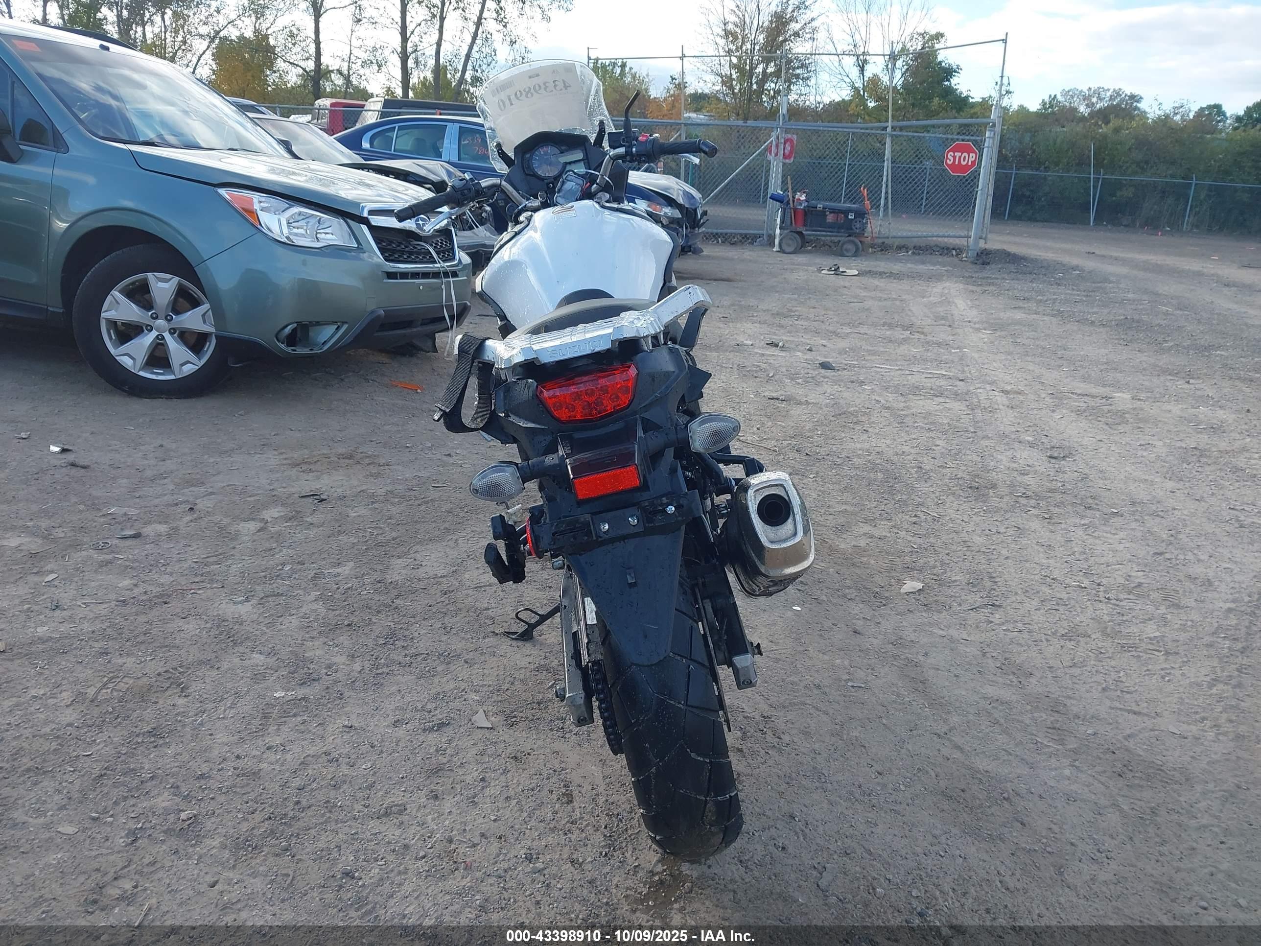 SUZUKI DL650 image 6