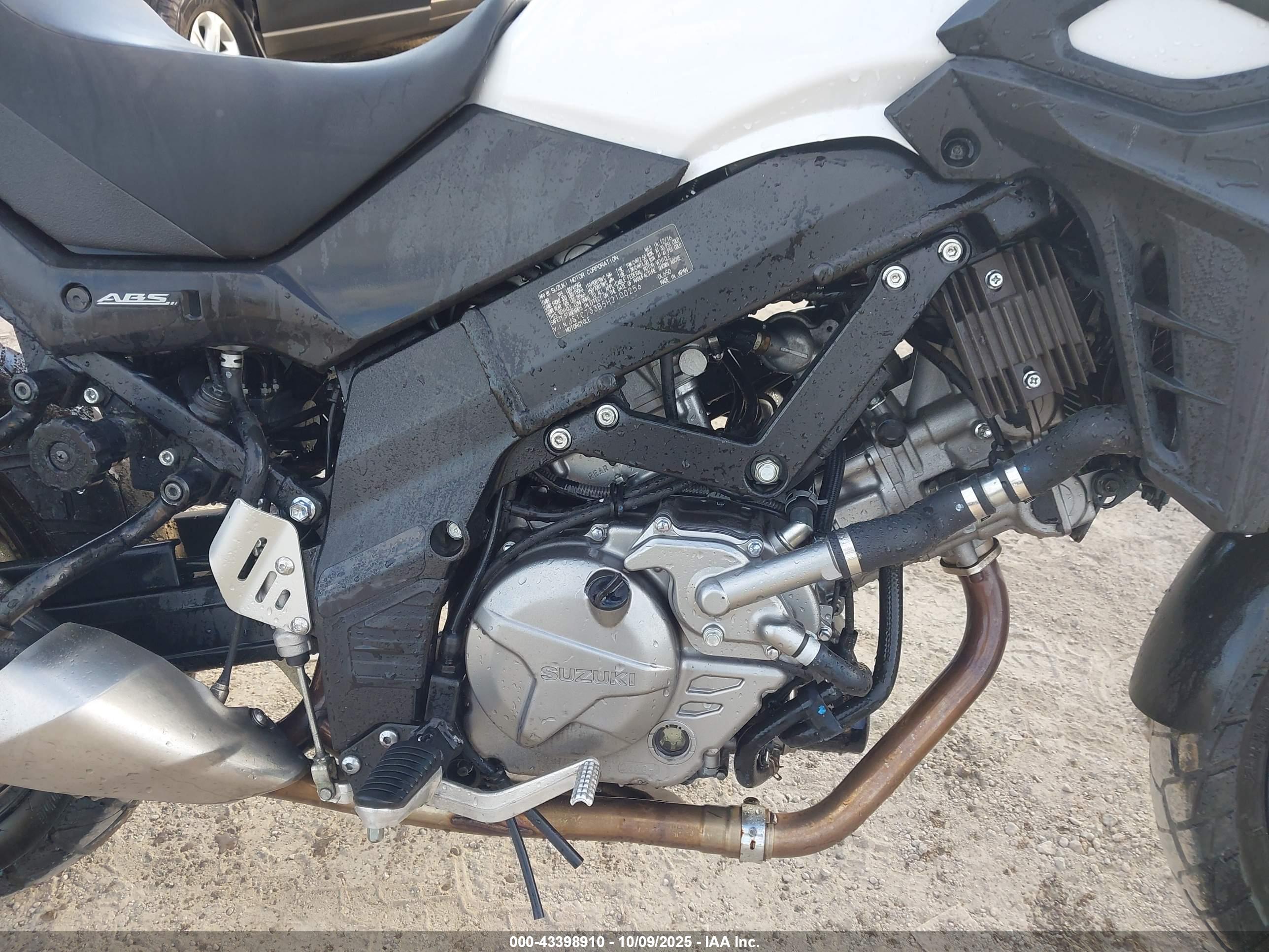 SUZUKI DL650 image 8