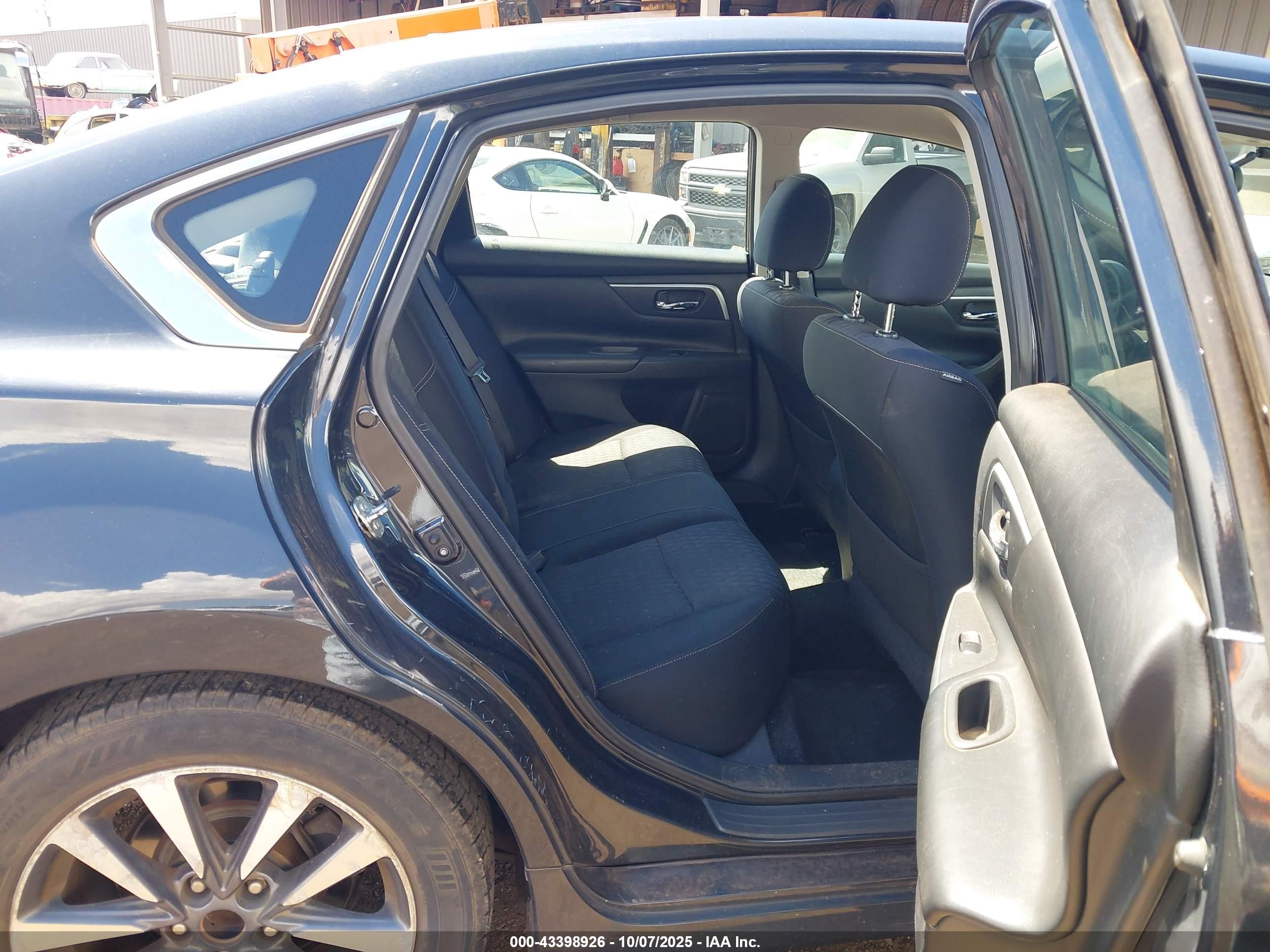 NISSAN ALTIMA image 8