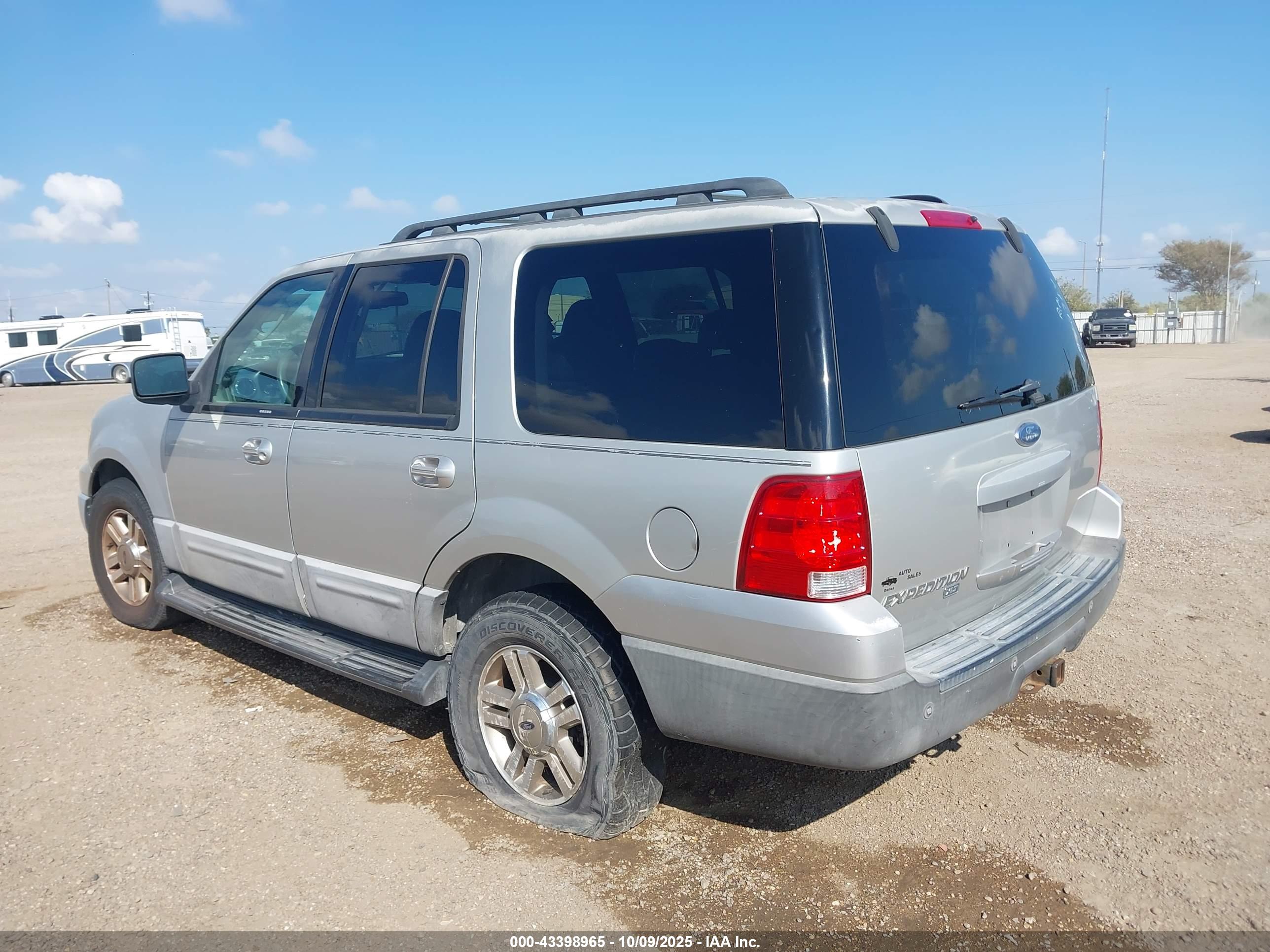 FORD EXPEDITION image 3